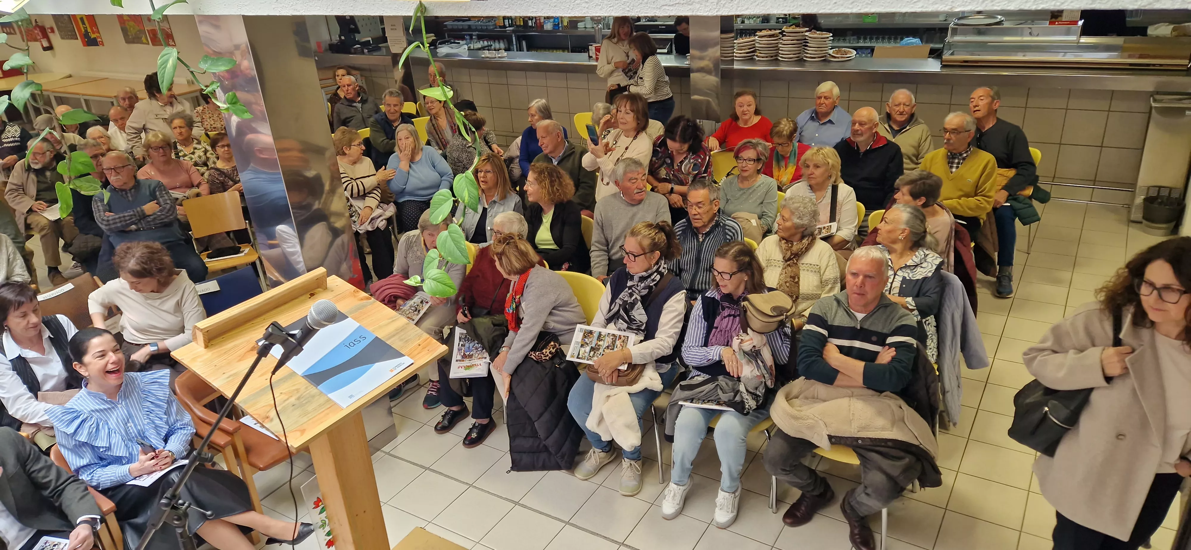 El Hogar de Personas Mayores de Huesca celebra su 40º aniversario. Foto Myriam Martínez
