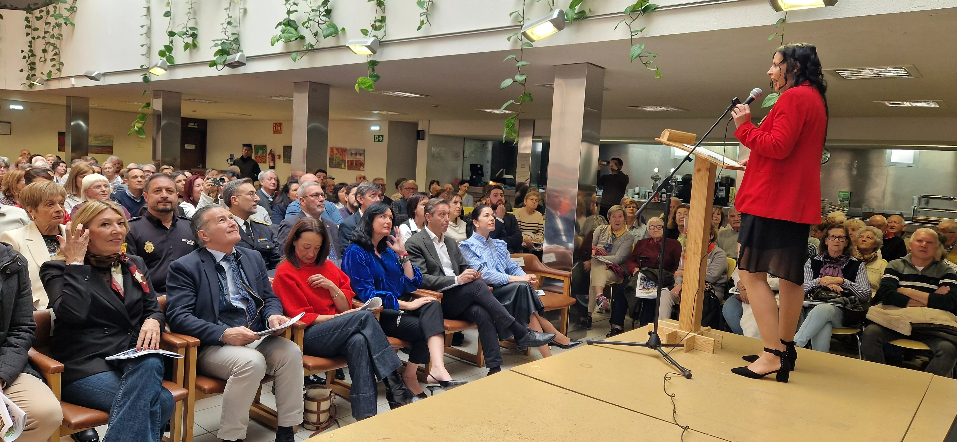 El Hogar de Personas Mayores de Huesca celebra su 40º aniversario. Foto Myriam Martínez