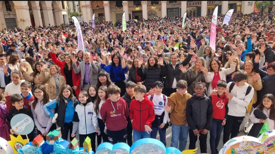 La Mini Marcha Aspace llena Huesca de inclusión y emoción.