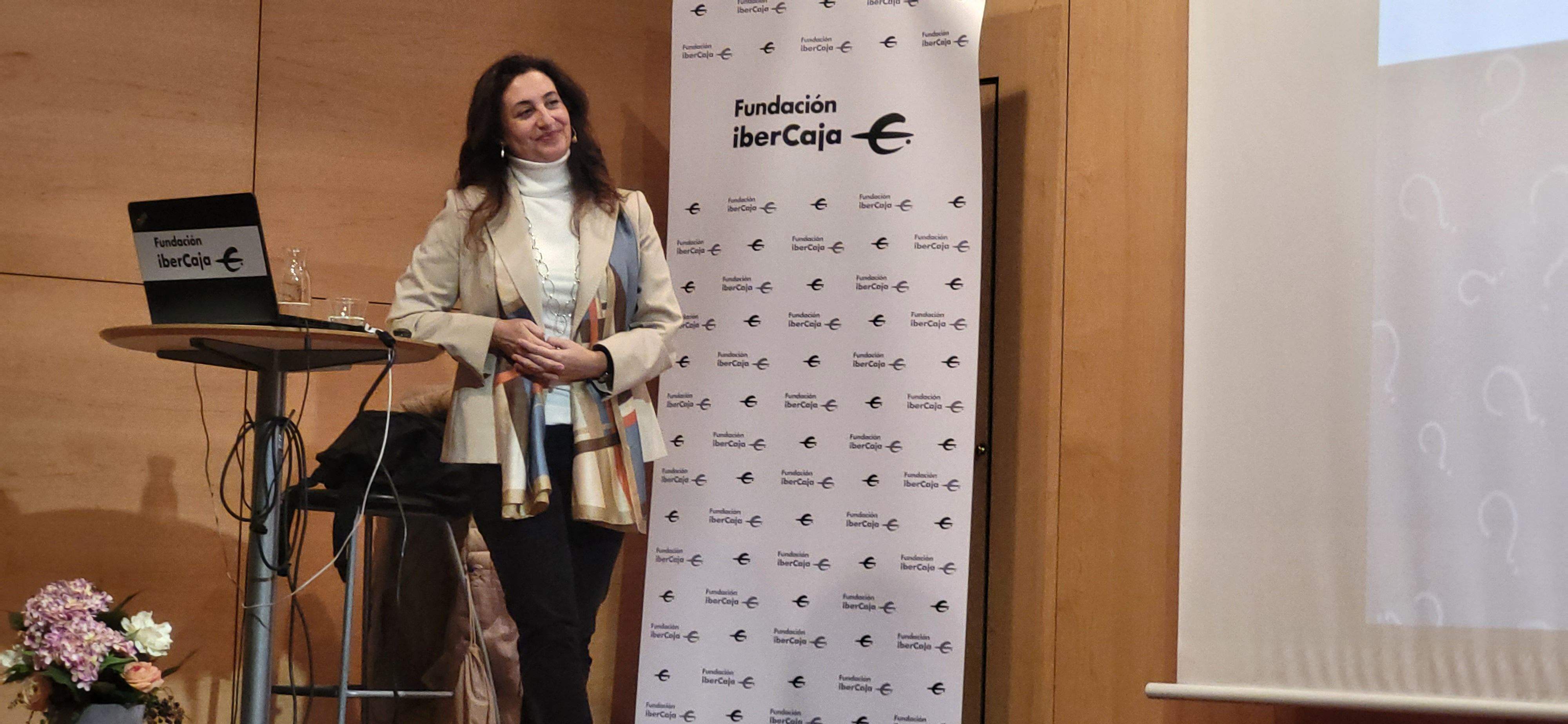 Laura Rojas-Marcos, escuchando la presentación. Foto Myriam Martínez