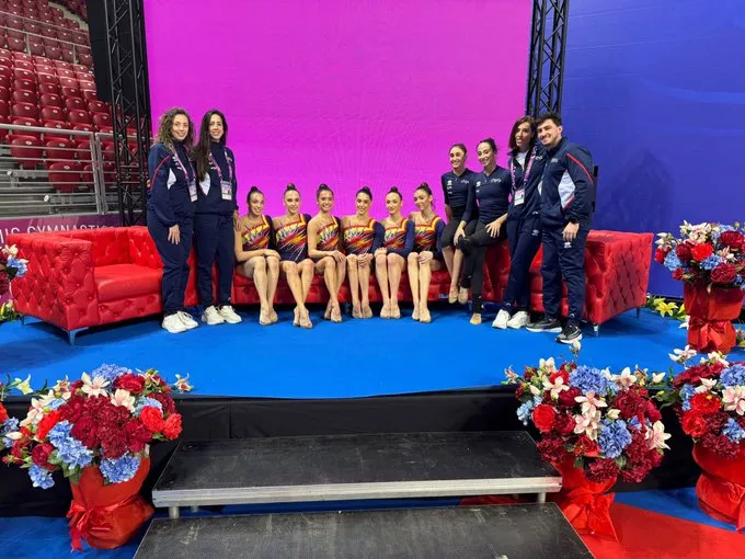 El equipo español, tras el entrenamiento oficial en Sofía.