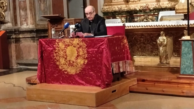 Padre Pedro Aguado en el pregón de la Semana Santa Oscense