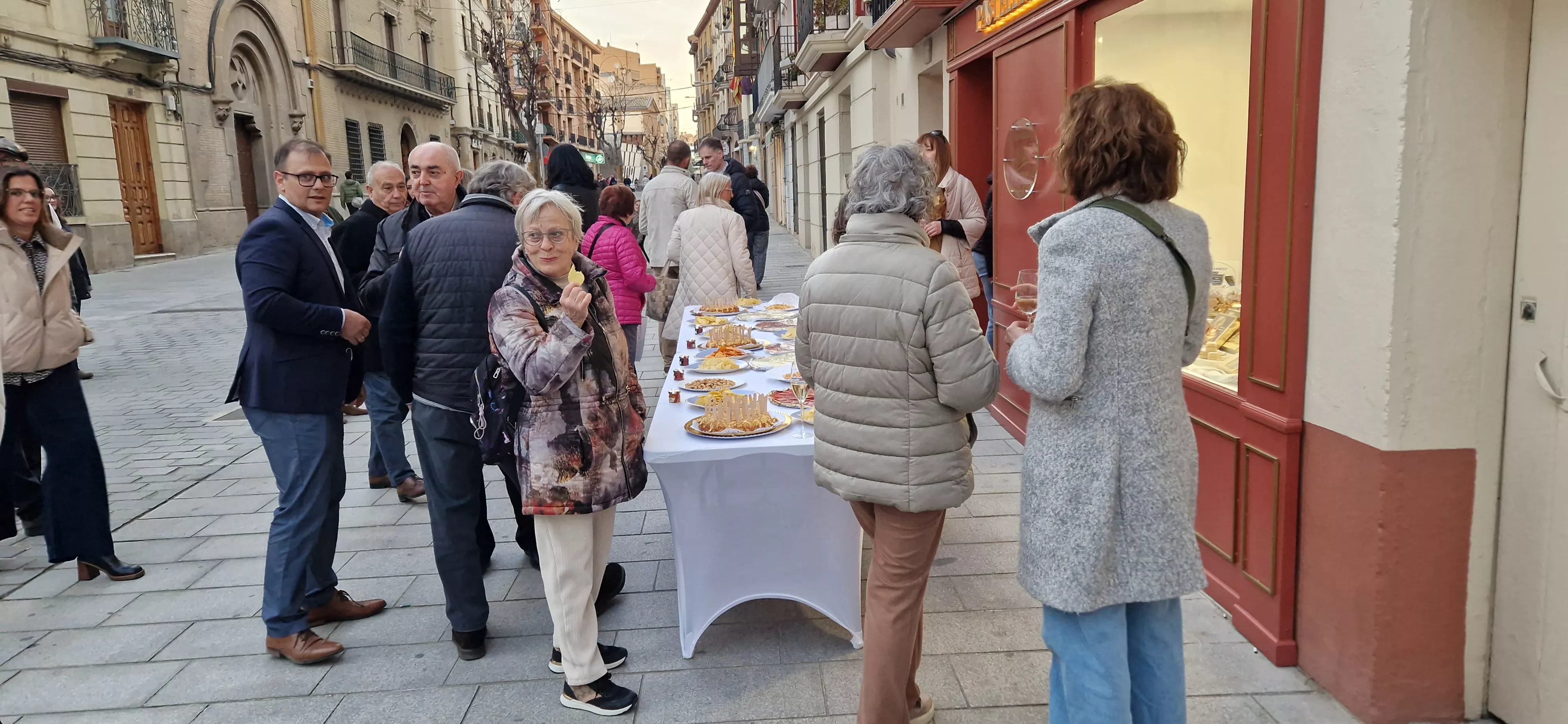 Inauguración de la pastelería Biarritz en Huesca. Fioto Myriam Martínez