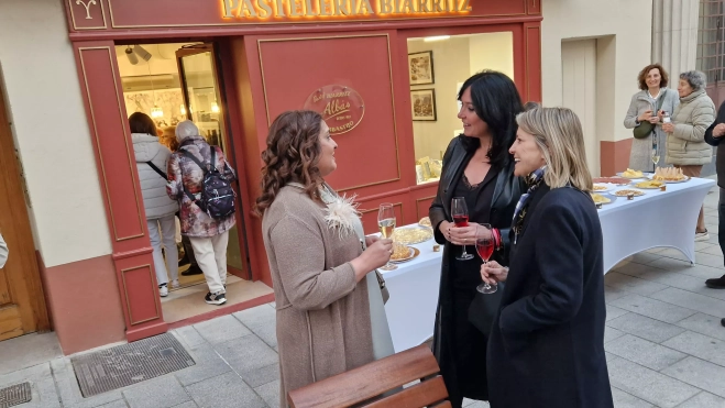 Inauguración de la pastelería Biarritz en Huesca. Fioto Myriam Martínez Inauguración de la pastelería Biarritz en Huesca. Fioto Myriam Martínez