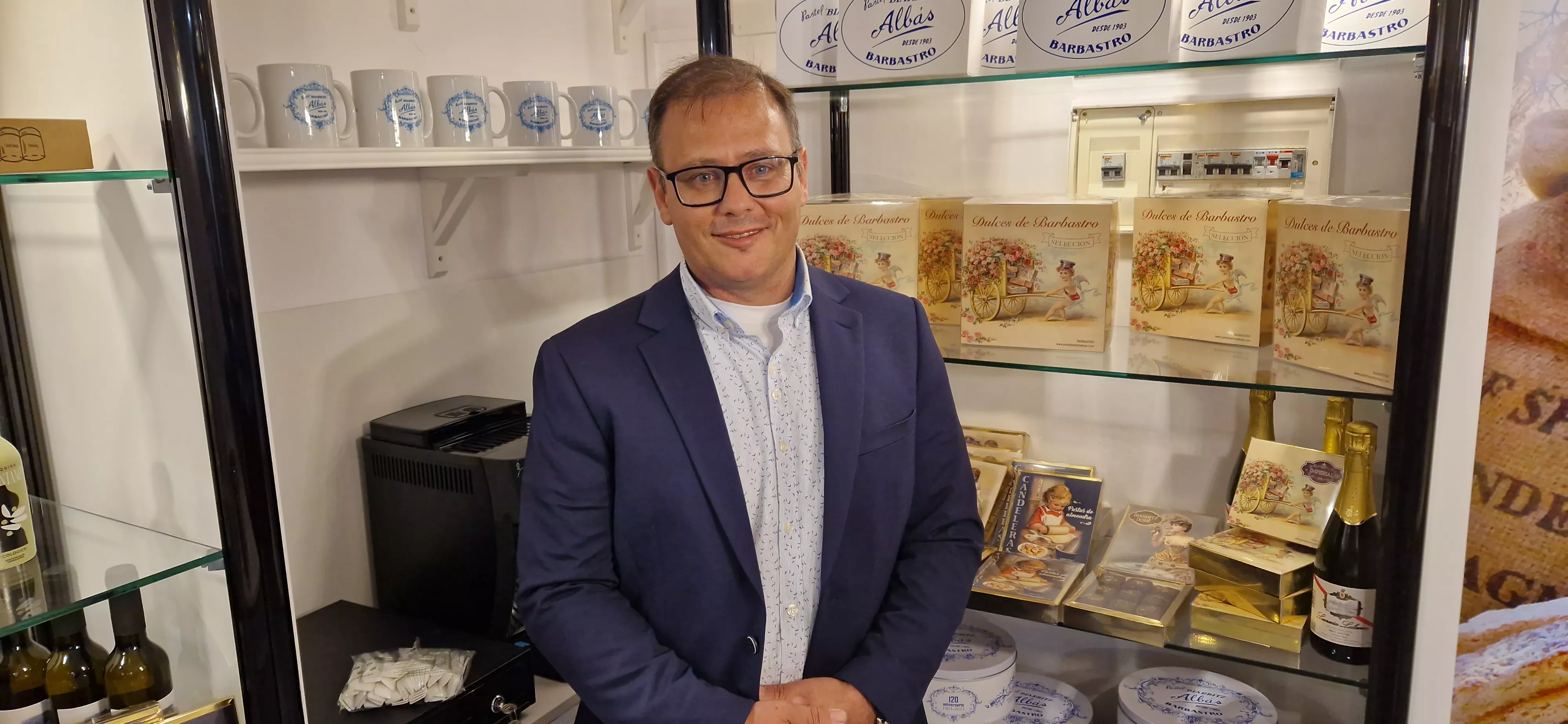 David Risco. Inauguración de la pastelería Biarritz en Huesca. Fioto Myriam Martínez