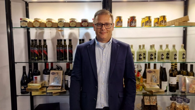 David Risco. Inauguración de la pastelería Biarritz en Huesca. Fioto Myriam Martínez David Risco. Inauguración de la pastelería Biarritz en Huesca. Fioto Myriam Martínez