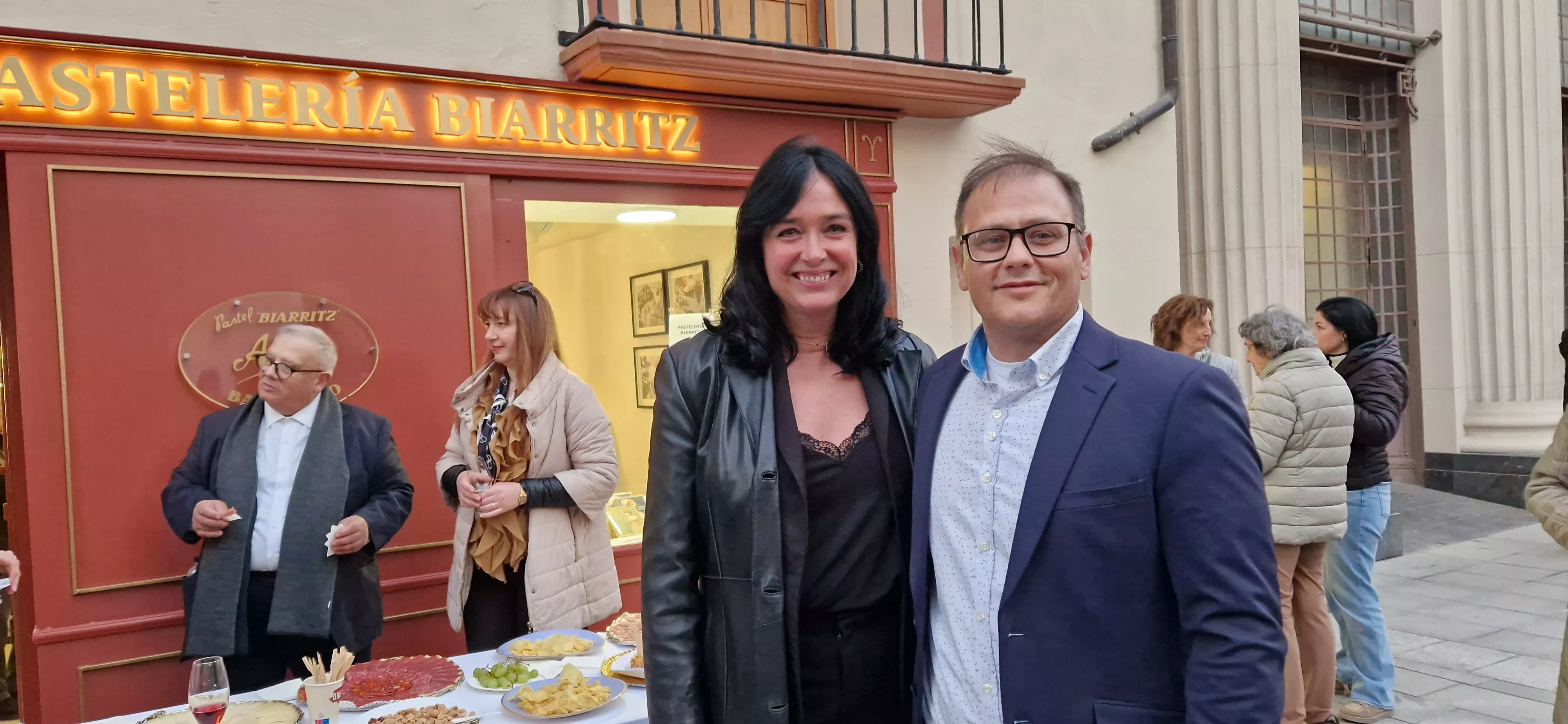 Inauguración de la pastelería Biarritz en Huesca. Fioto Myriam Martínez
