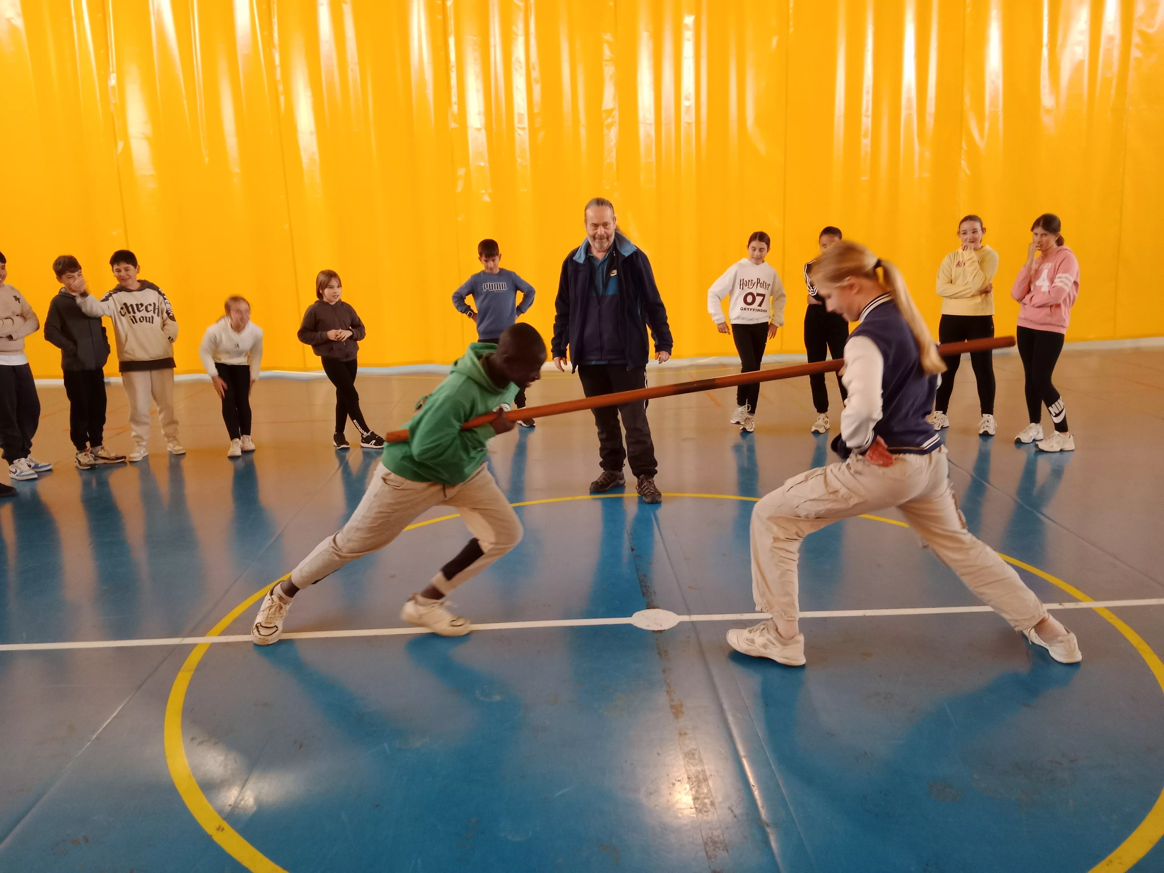 Juegos tradicionales en el colegio Sancho Ramírez de Huesca