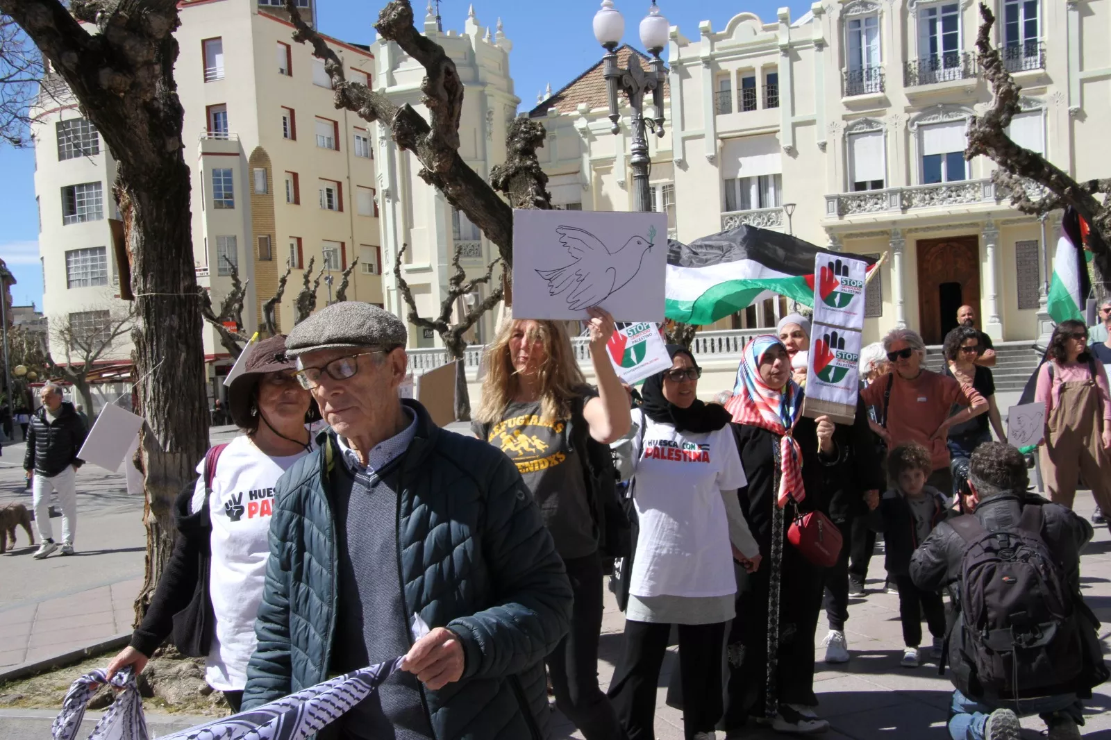 Concentración "No a la guerra" en Huesca. Foto Carlos Neofato