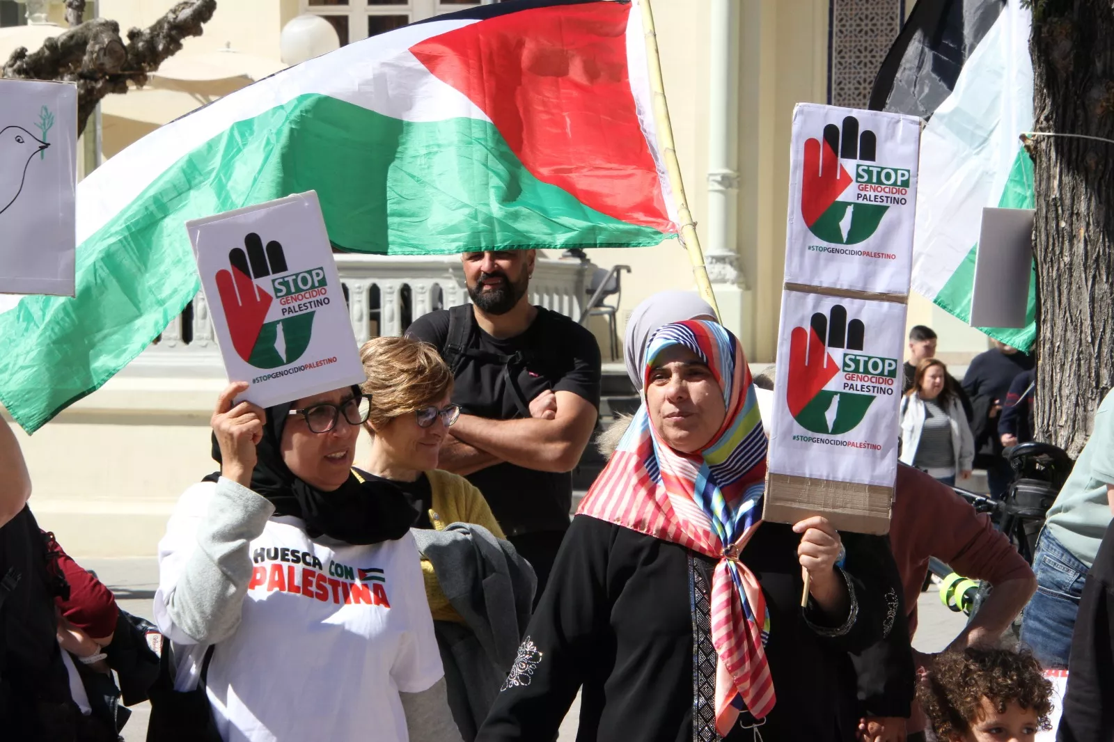 Concentración "No a la guerra" en Huesca. Foto Carlos Neofato