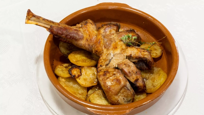 Ternasco asado tradicional del Restaurante Mérida de Huesca