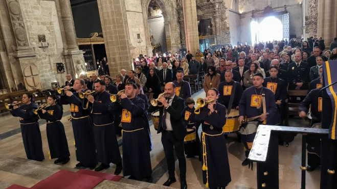 La atmósfera se llenaba de sonidos de la Semana Santa