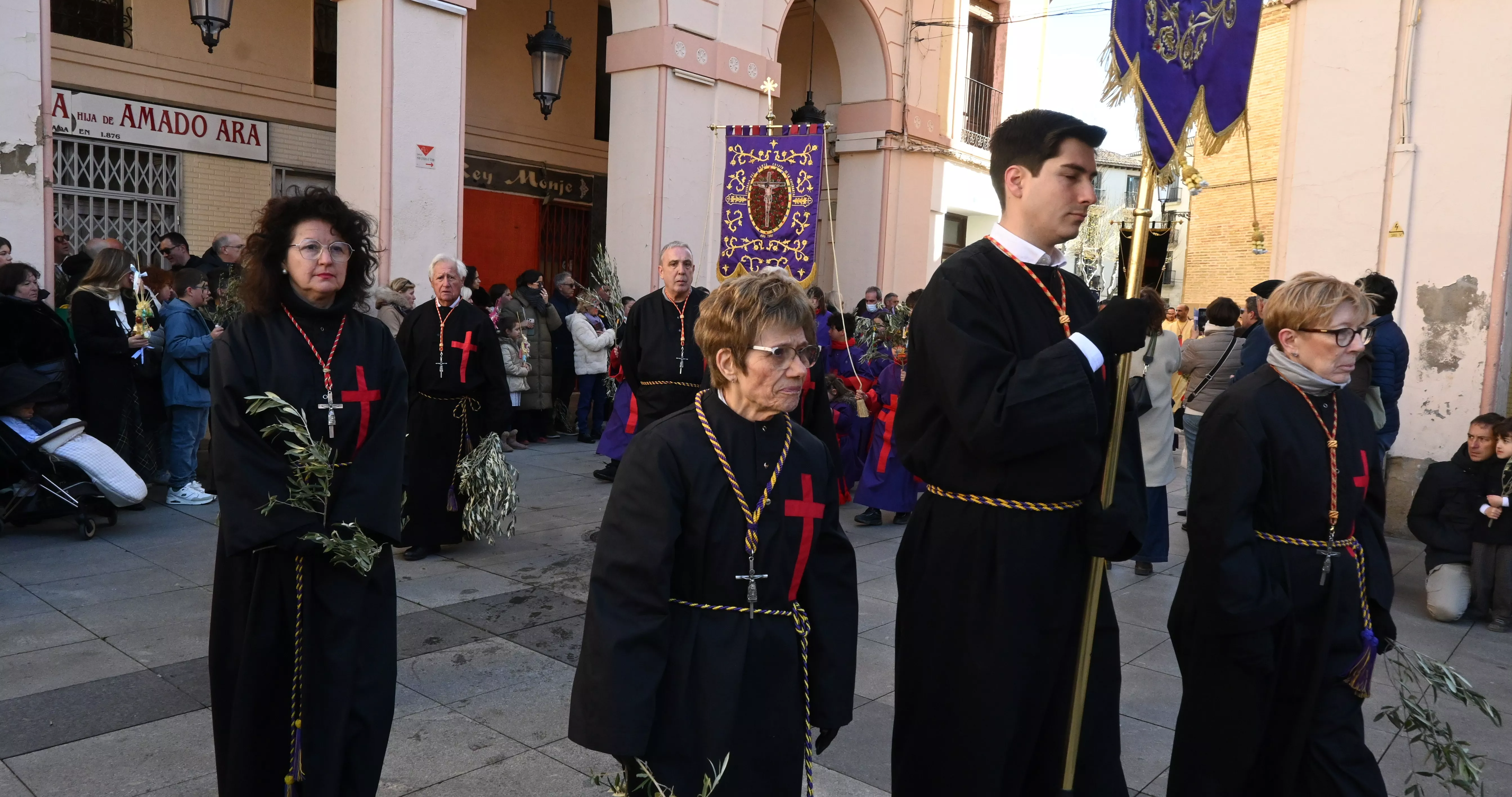 Procesión de la Entrada de Jesús en Jerusalén en Huesca. Foto Carlos Jalle