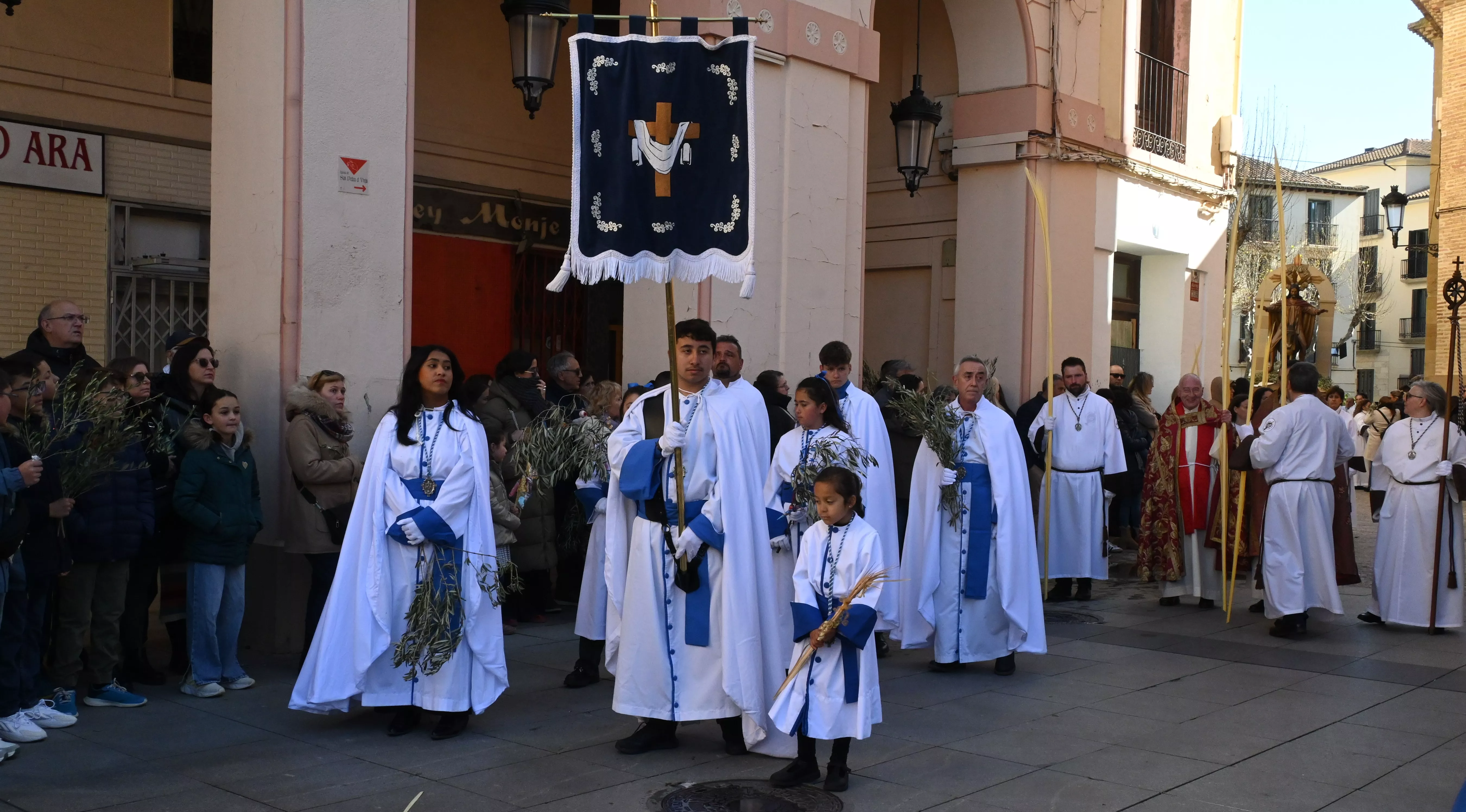 Procesión de la Entrada de Jesús en Jerusalén en Huesca. Foto Carlos Jalle