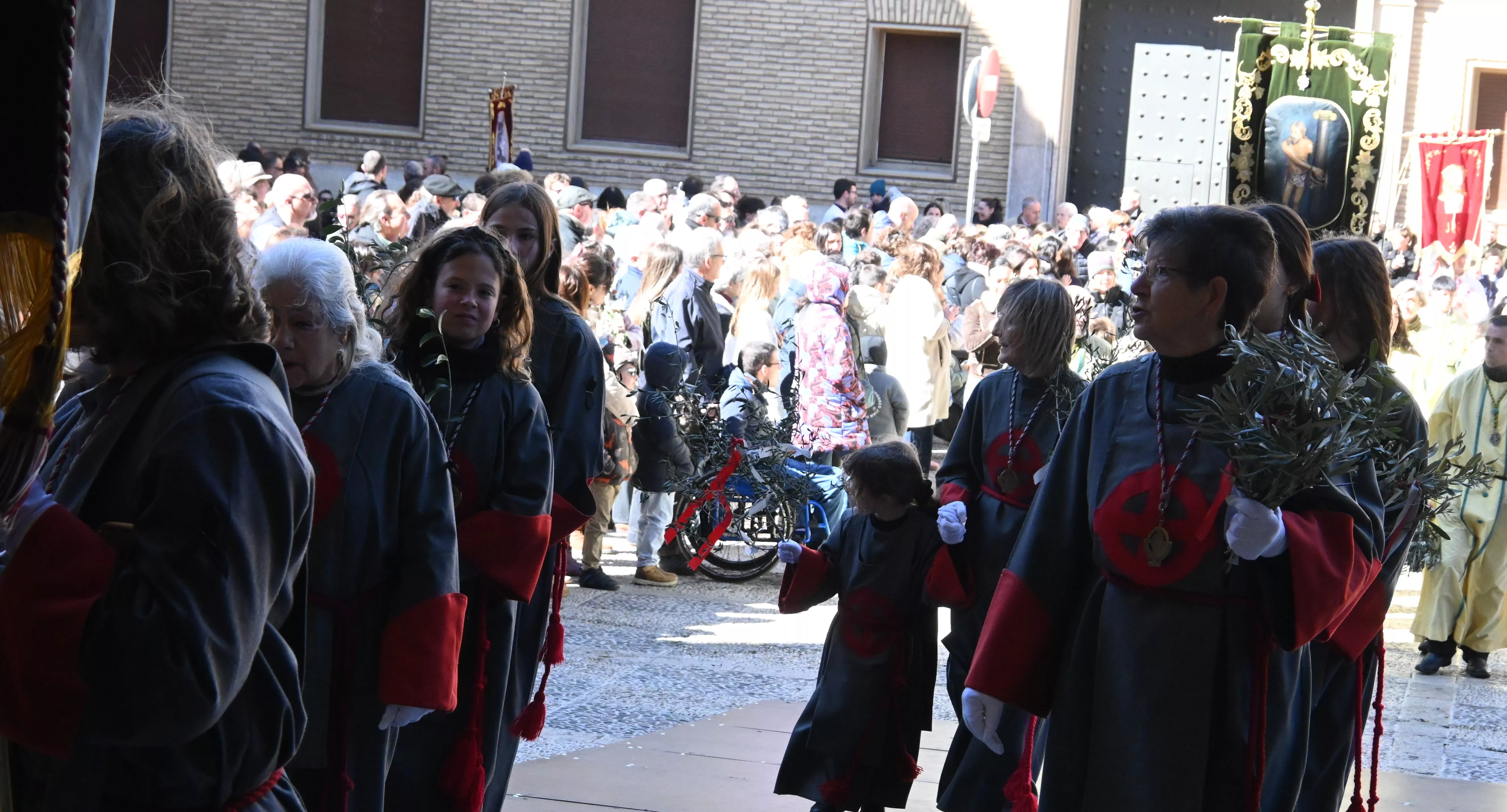 Procesión de la Entrada de Jesús en Jerusalén en Huesca. Foto Carlos Jalle