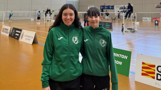Andrea Mingarro y Emma Bibián en Alfajarín.