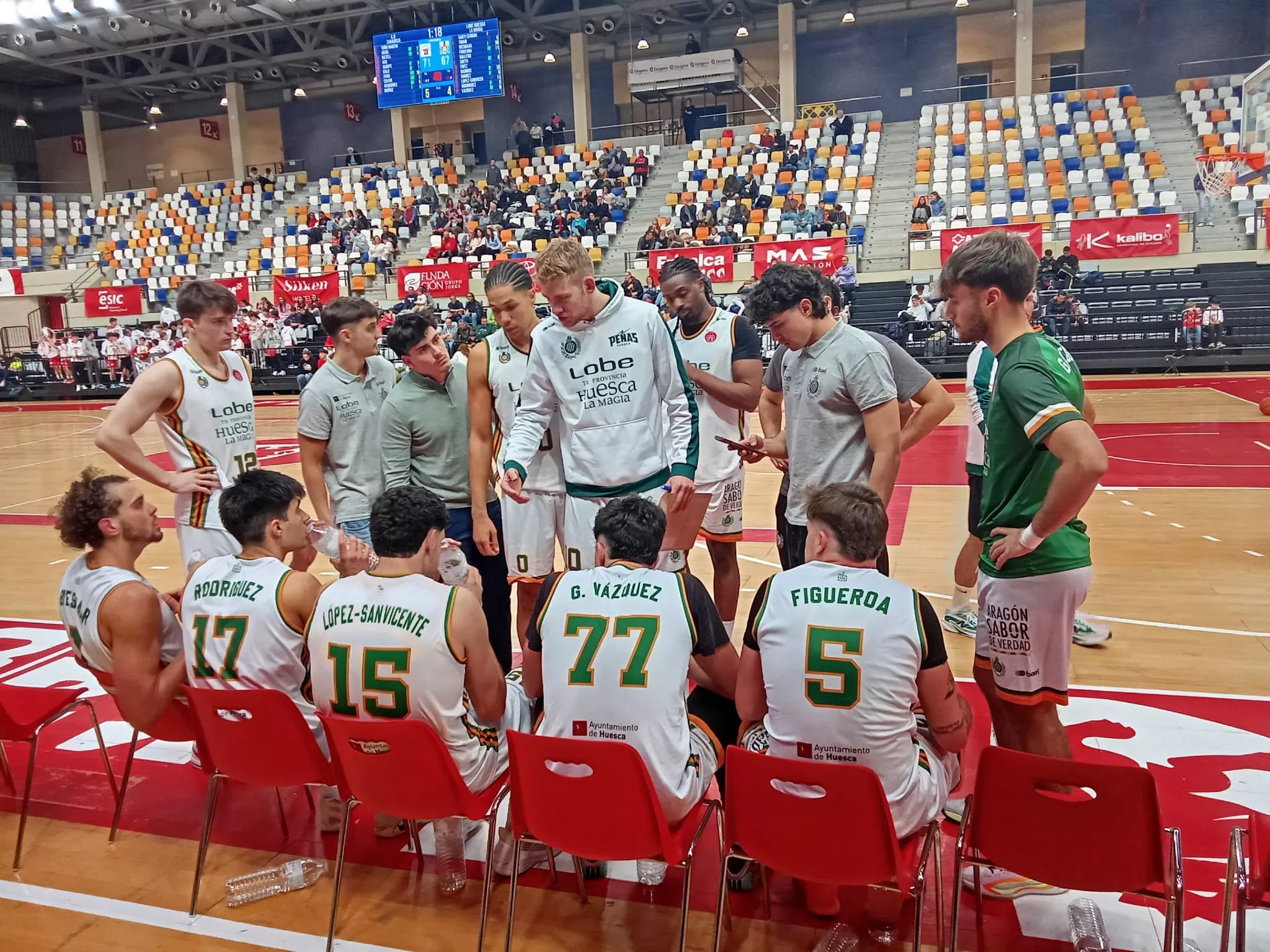 Lobe Huesca la Magia se las ha tenido que apañar sin Santi Cerdán por la expulsión