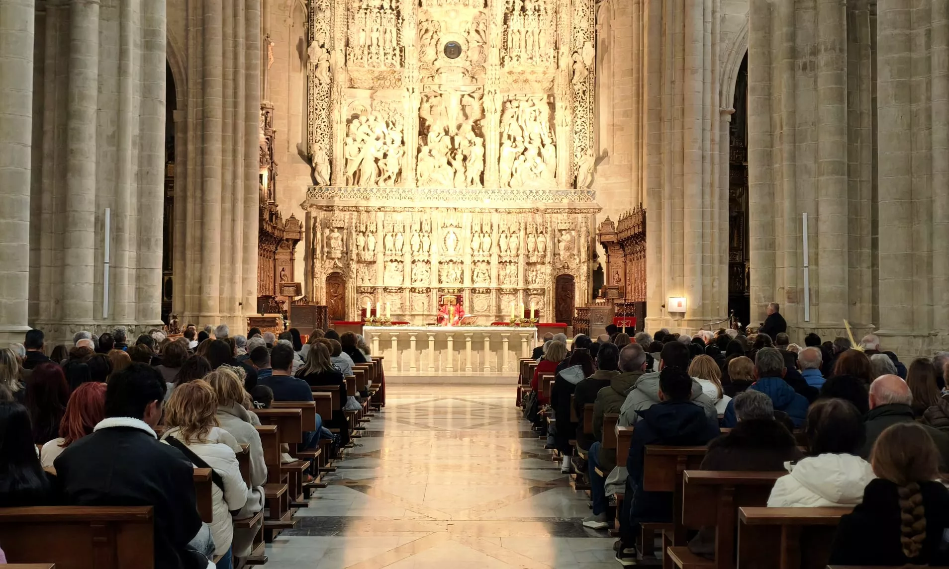 Eucaristía en la Catedral tras la procesión del Domingo de Ramos. Foto María José Sampietro