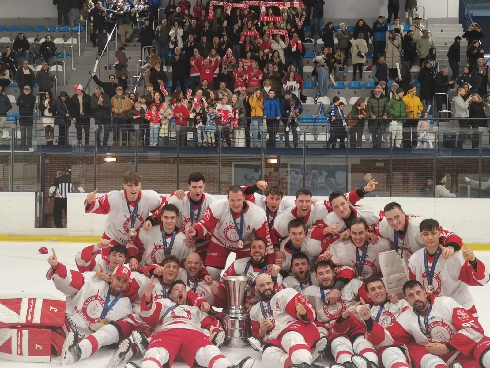 El Club Hielo Jaca, campeón de liga.