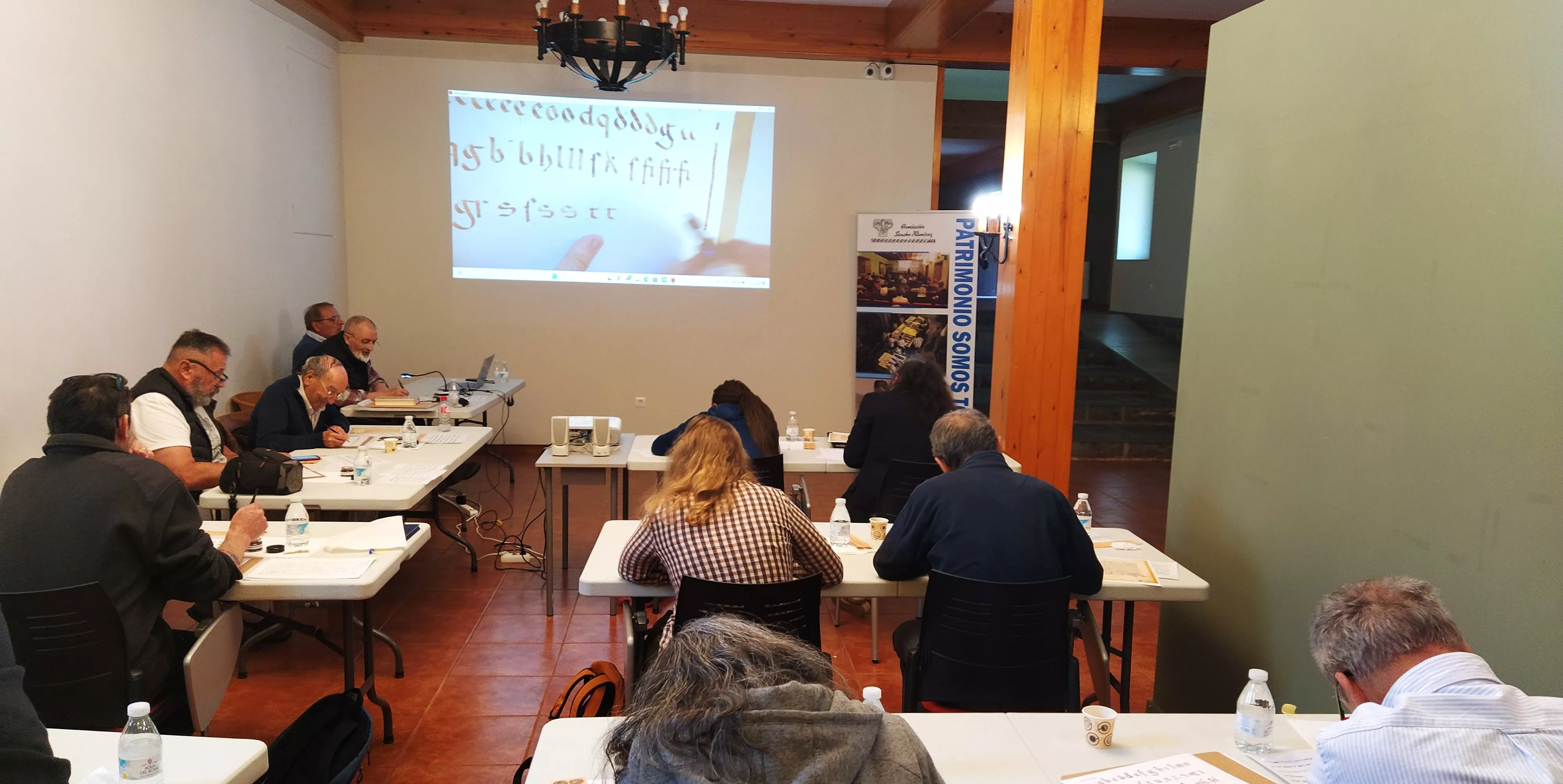 El Monasterio de San Juan de la Peña se convierte en aula de caligrafía antigua.