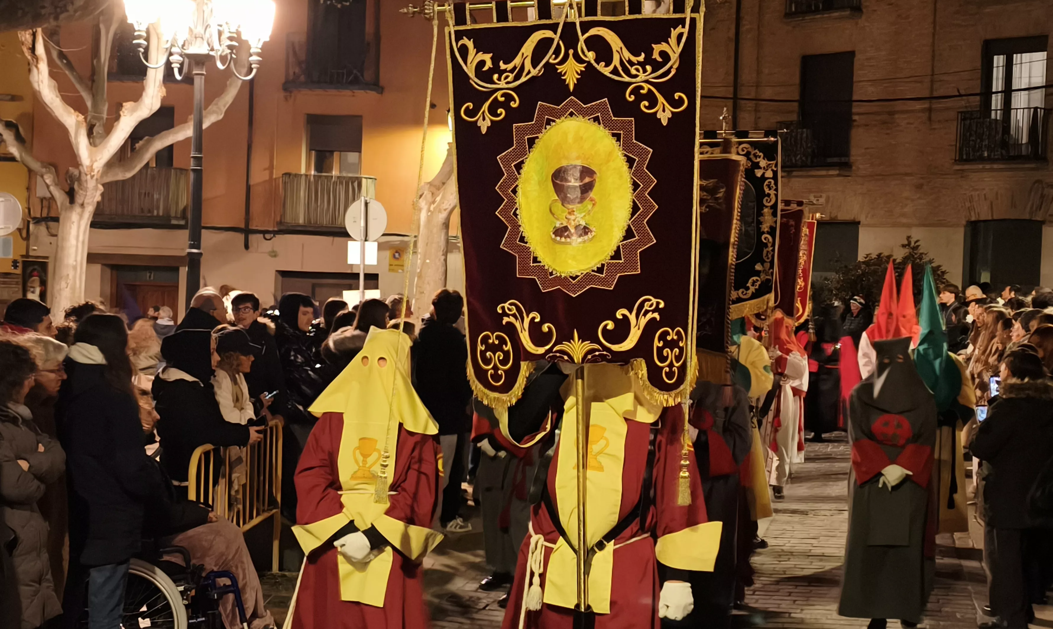 Procesión del Santo Cristo de los Gitanos de Huesca. Foto María José Sampietro