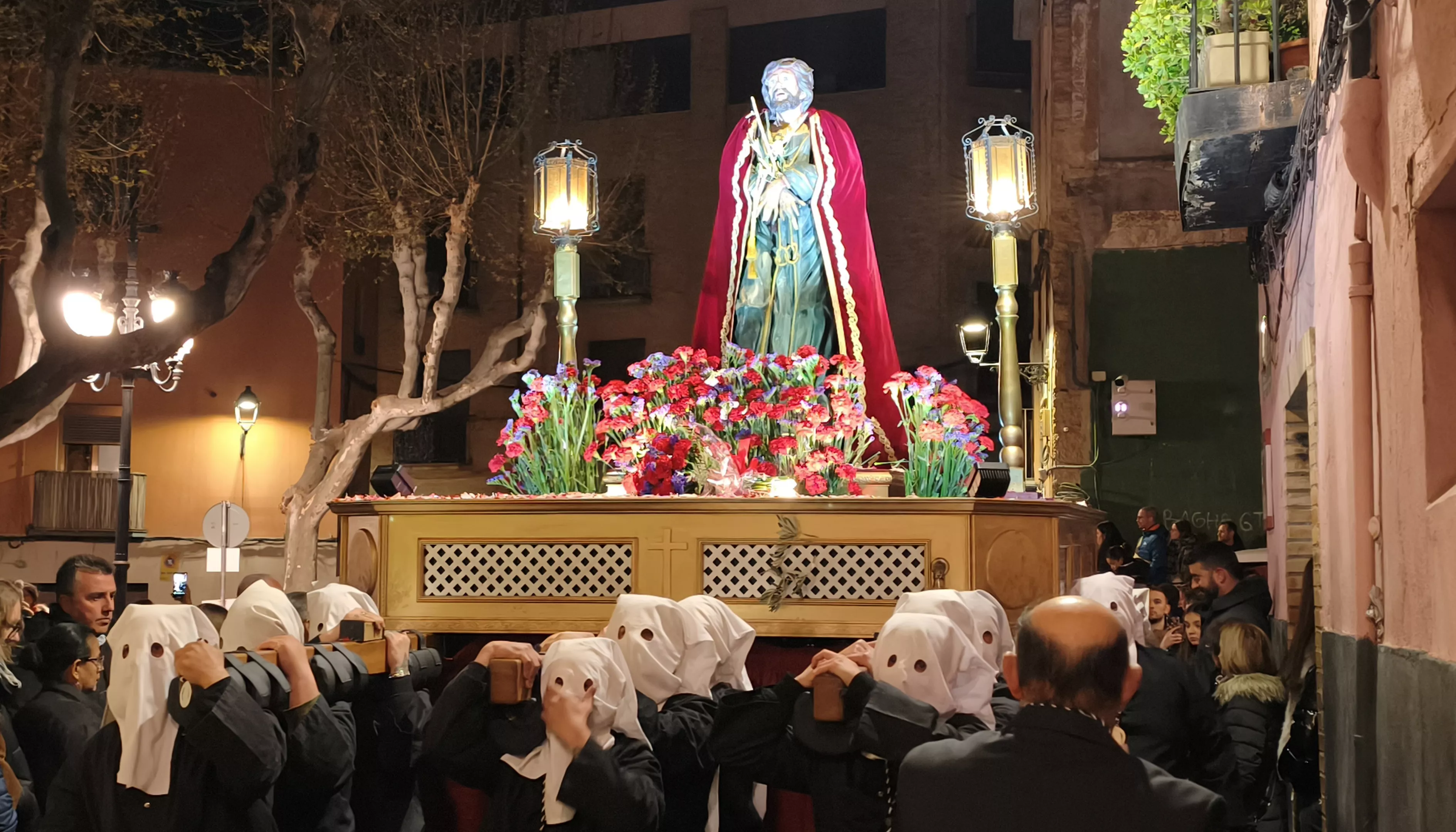 Procesión del Santo Cristo de los Gitanos de Huesca. Foto María José Sampietro