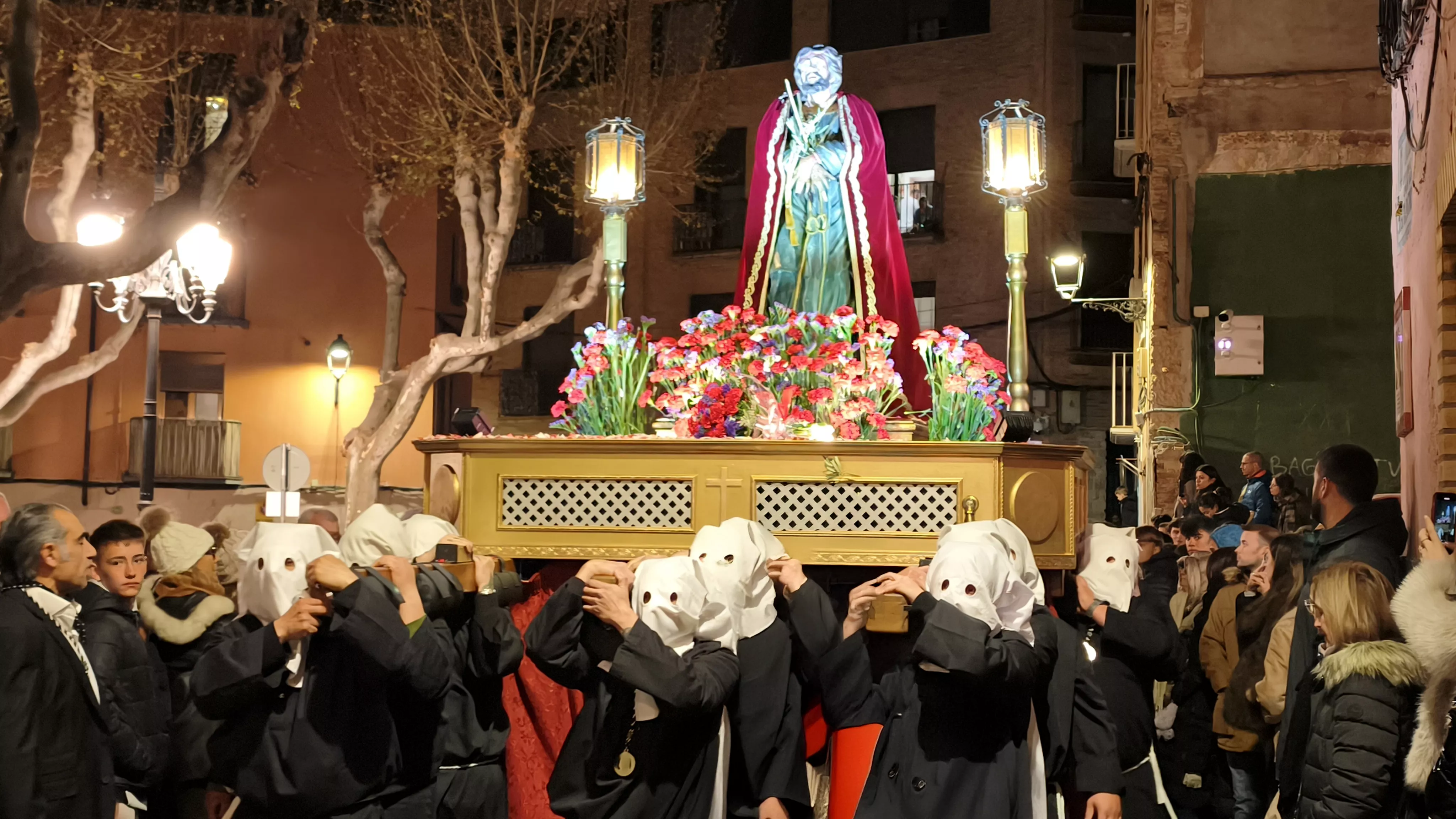 Procesión del Santo Cristo de los Gitanos de Huesca. Foto María José Sampietro