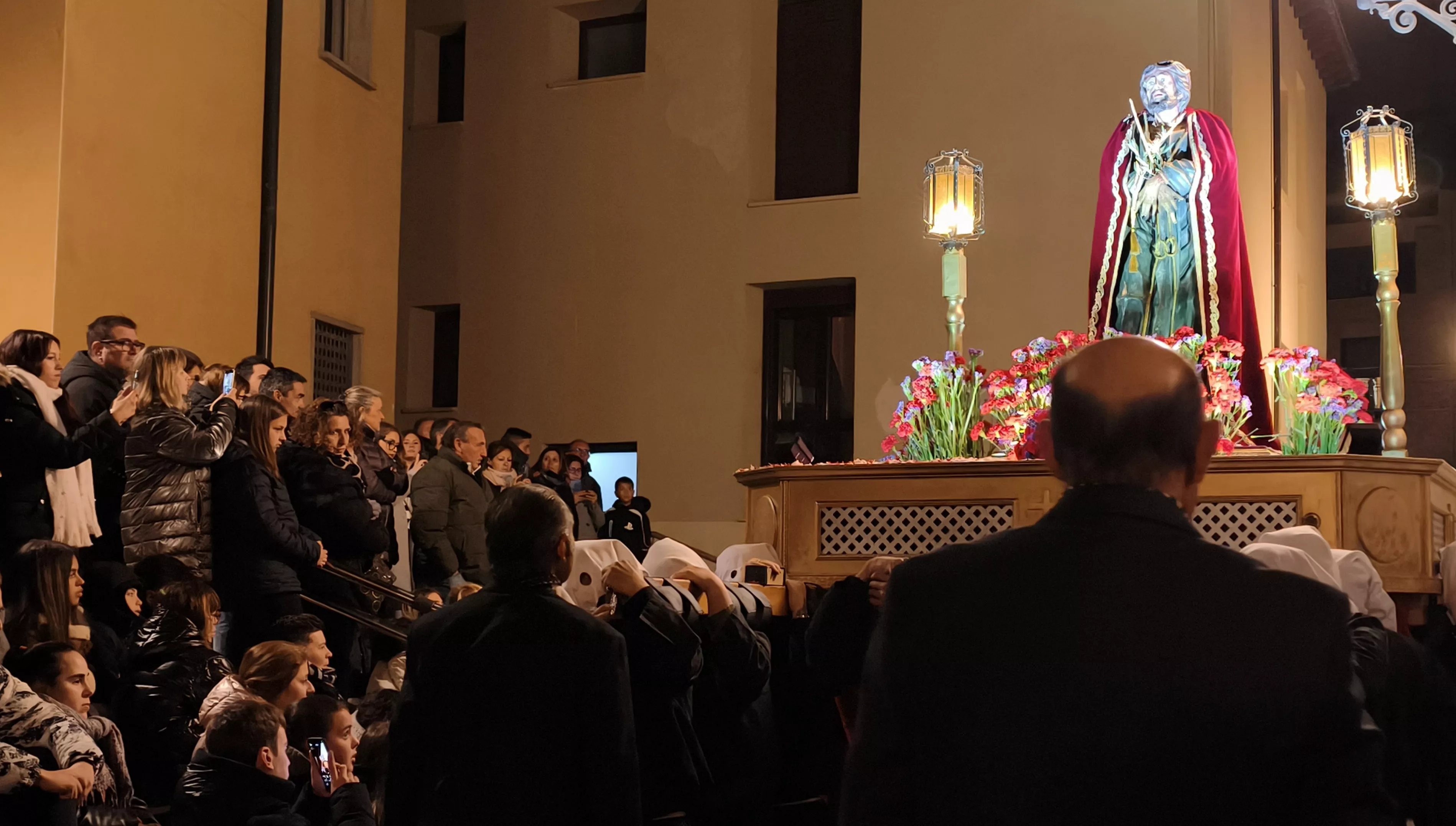 Procesión del Santo Cristo de los Gitanos de Huesca. Foto María José Sampietro