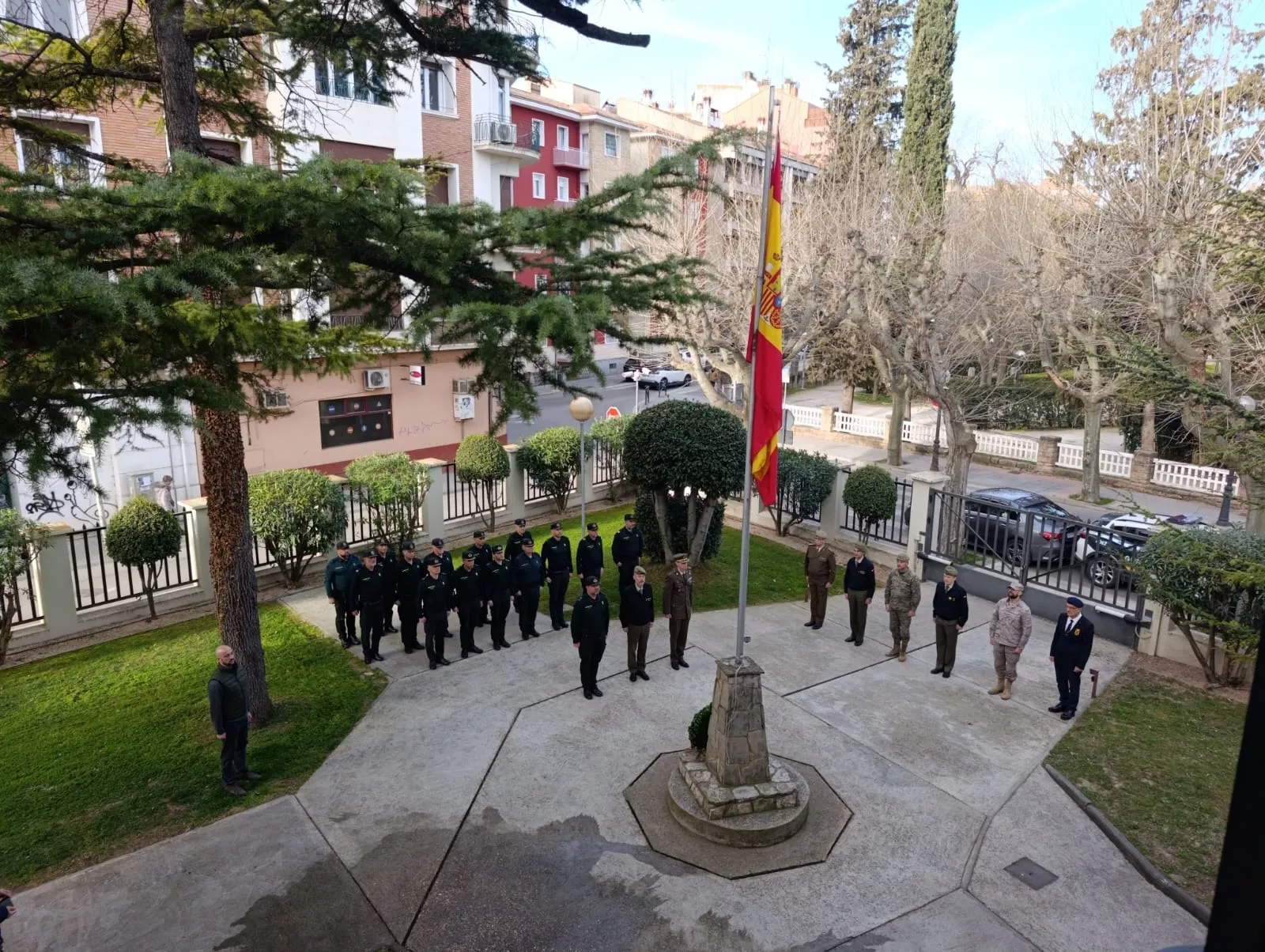 Izado de Bandera con la Guardia Civil en la Subdelegación de Defensa