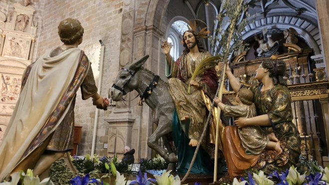 El paso del Cristo sobre la Burreta en Barbastro El paso del Cristo sobre la Burreta en Barbastro