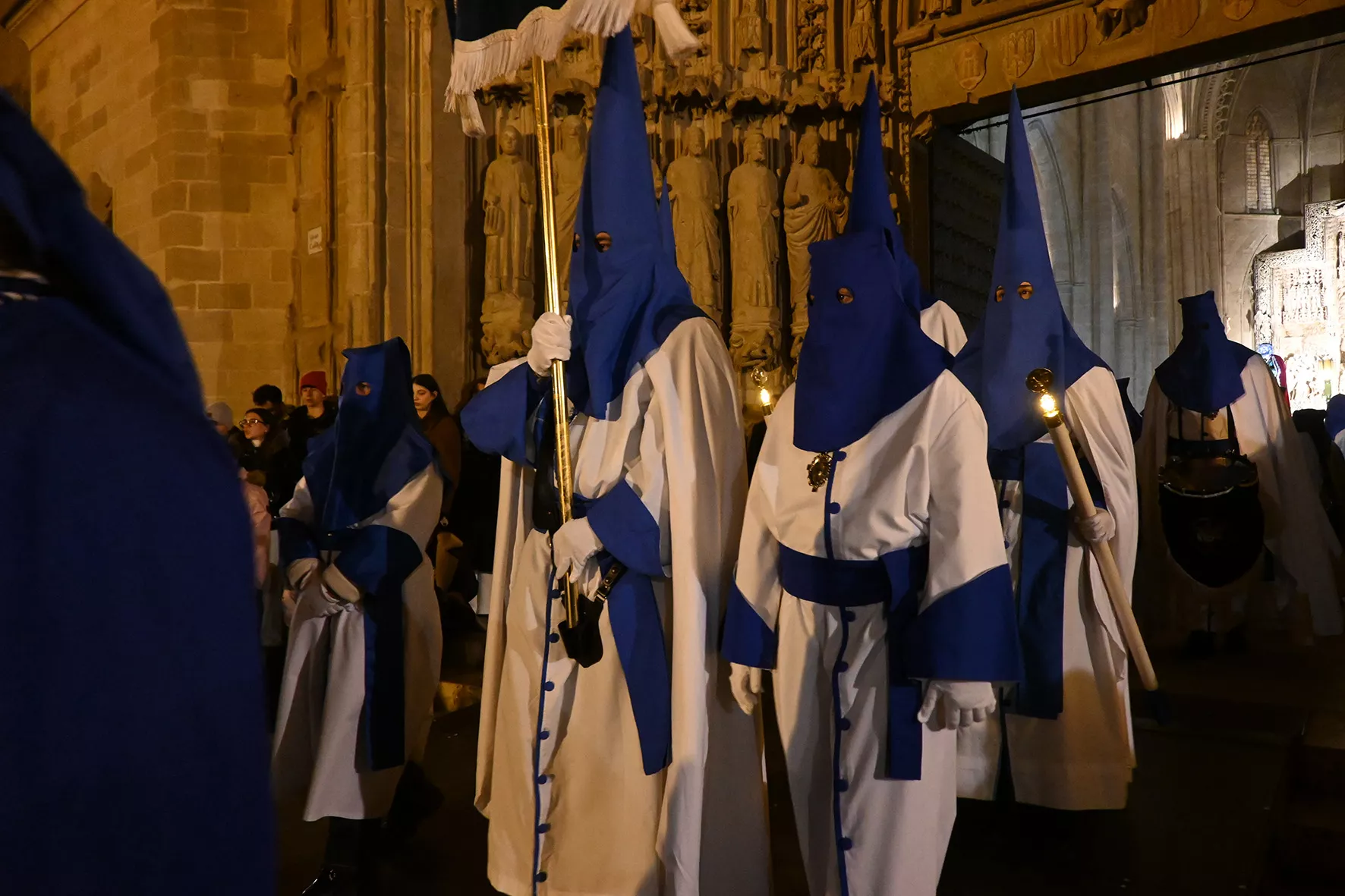 Procesión del Santo Cristo de los Gitanos de Huesca. Foto Carlos Jalle