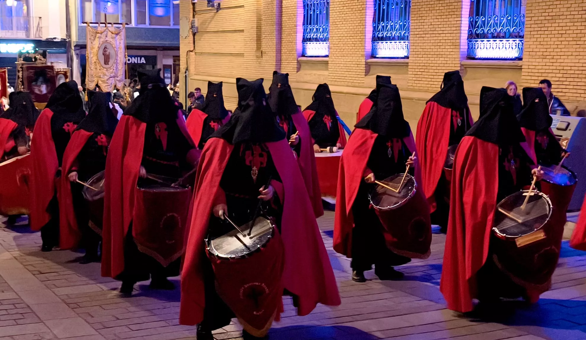 Procesión del Cenáculo de la Cofradía Salesiana del Santo Cáliz. Foto María José Sampietro