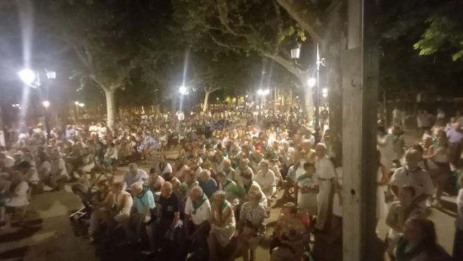 Público asistente al Parque Miguel Servet para la actuación de Santa Cecilia. Público asistente al Parque Miguel Servet para la actuación de Santa Cecilia.
