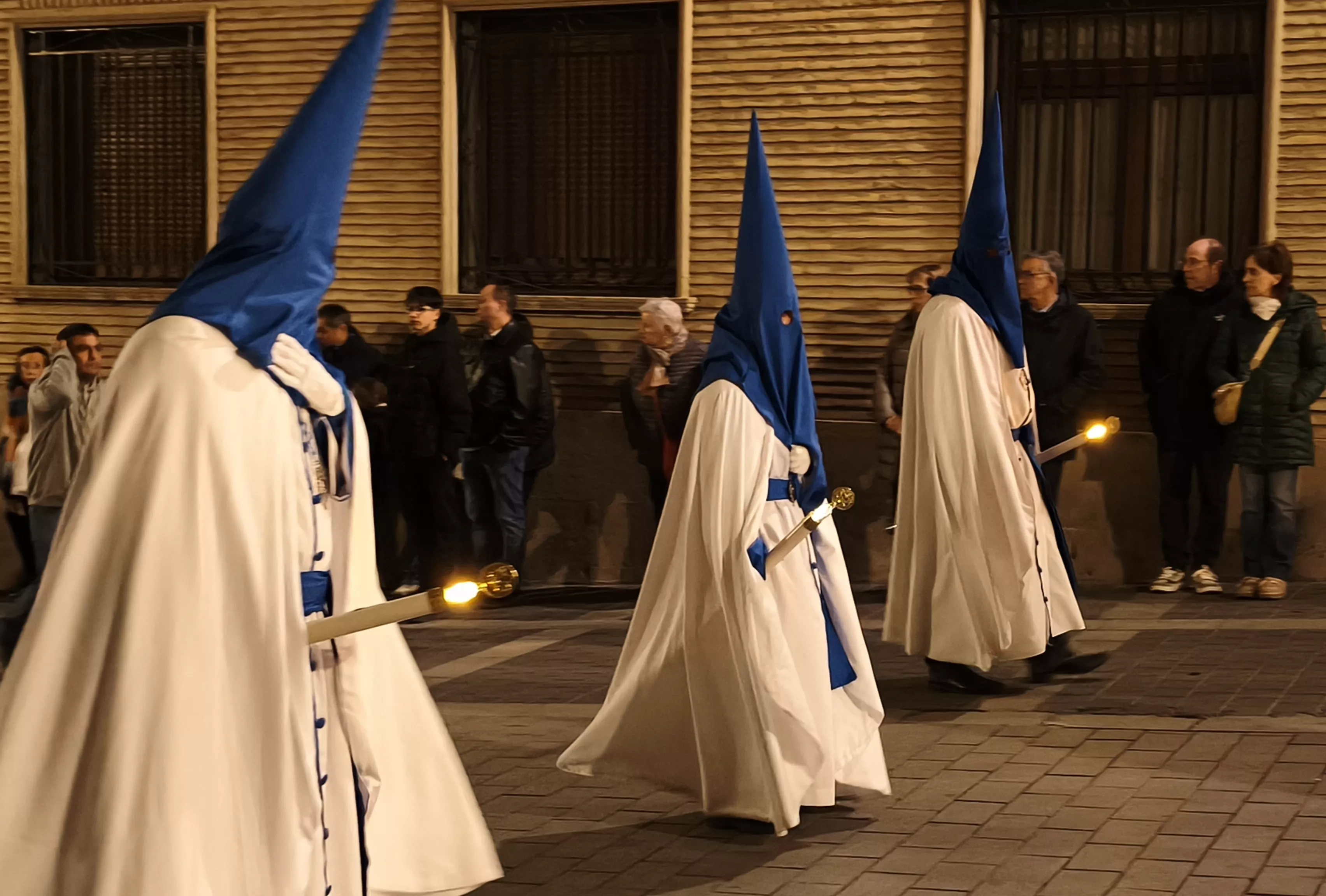 Procesión del Cenáculo de la Cofradía Salesiana del Santo Cáliz. Foto María José Sampietro