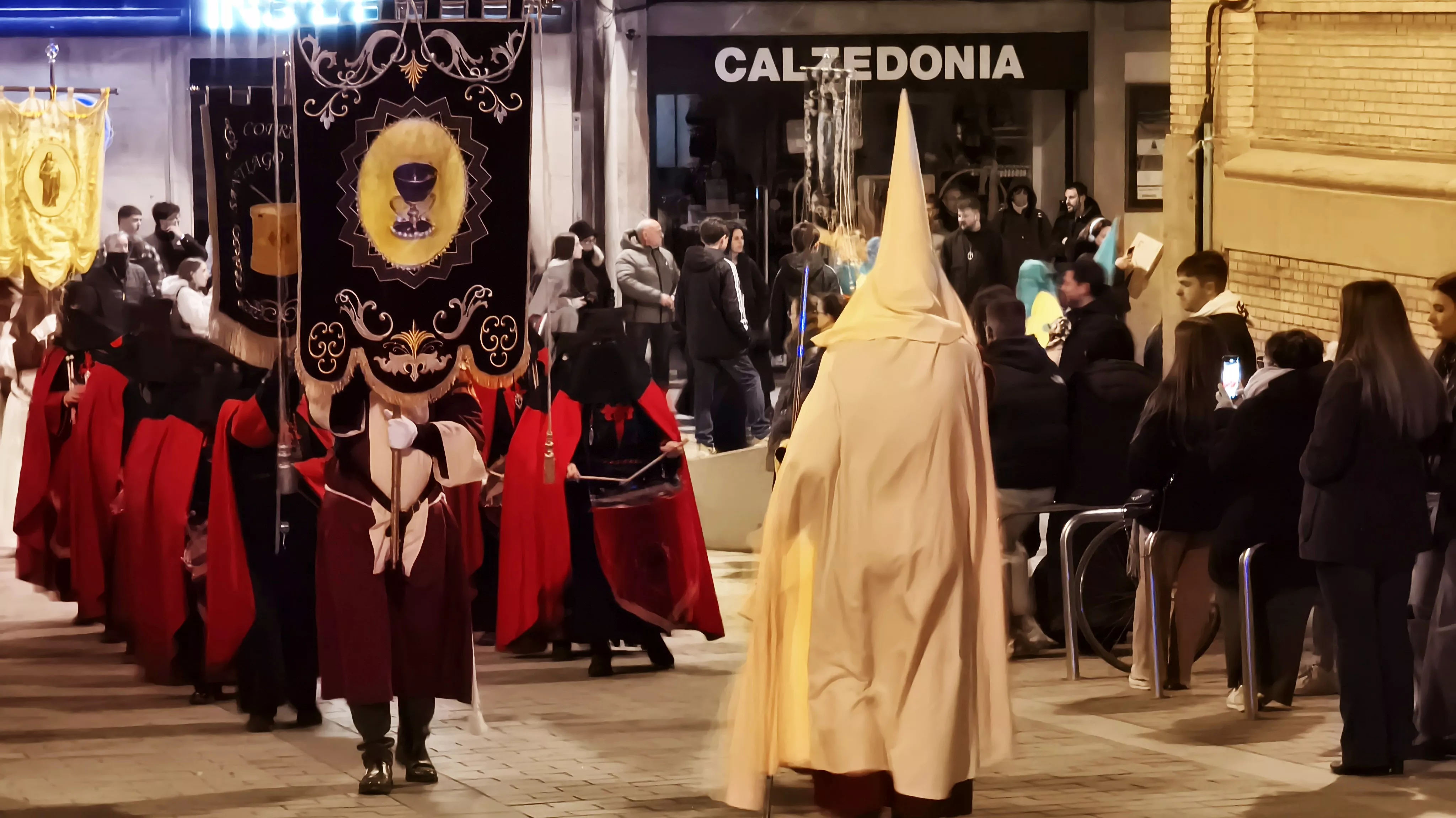Procesión del Cenáculo de la Cofradía Salesiana del Santo Cáliz. Foto María José Sampietro