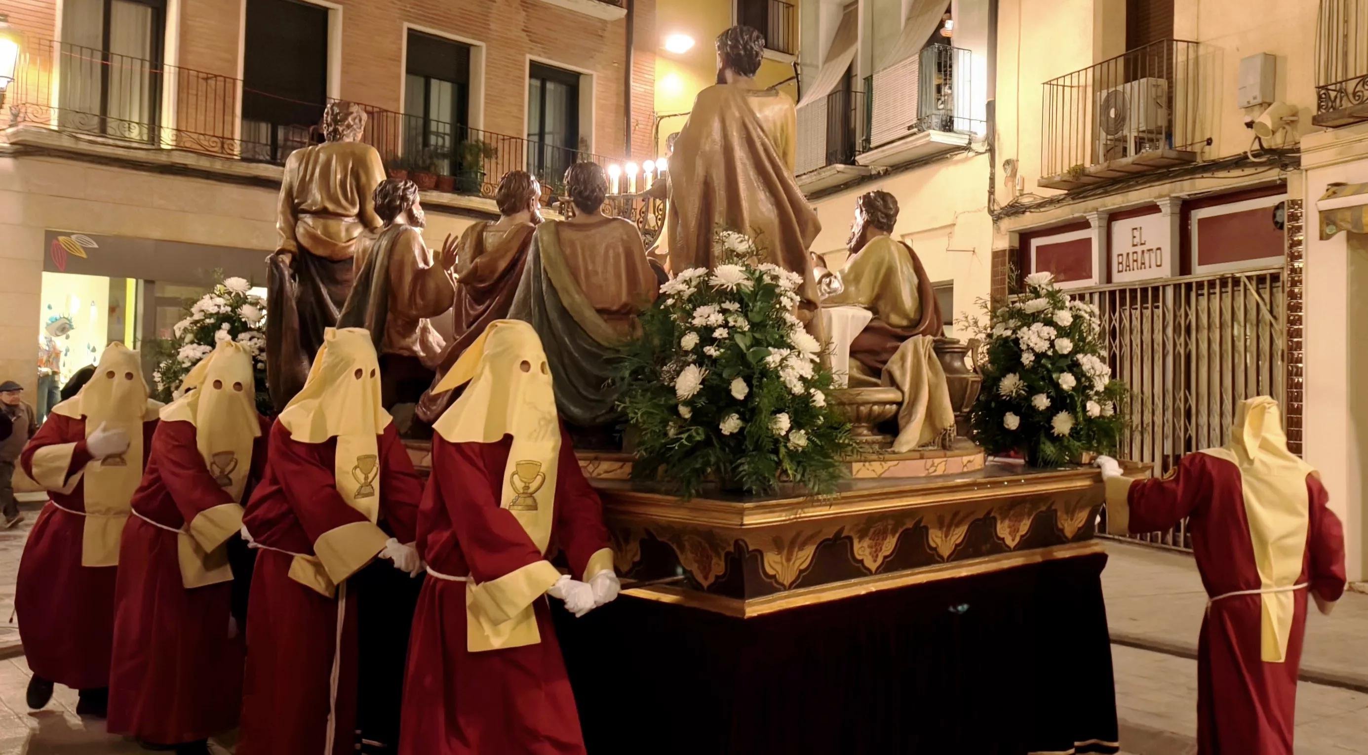 Procesión del Cenáculo de la Cofradía Salesiana del Santo Cáliz. Foto María José Sampietro
