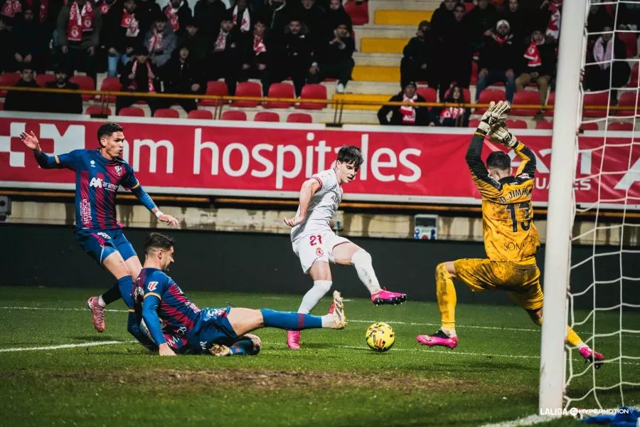 Imagen del partido de ida disputado en el Reino de León. SD Huesca-Cultural Leonesa: duelo de rachas nefastas. Foto: LaLiga