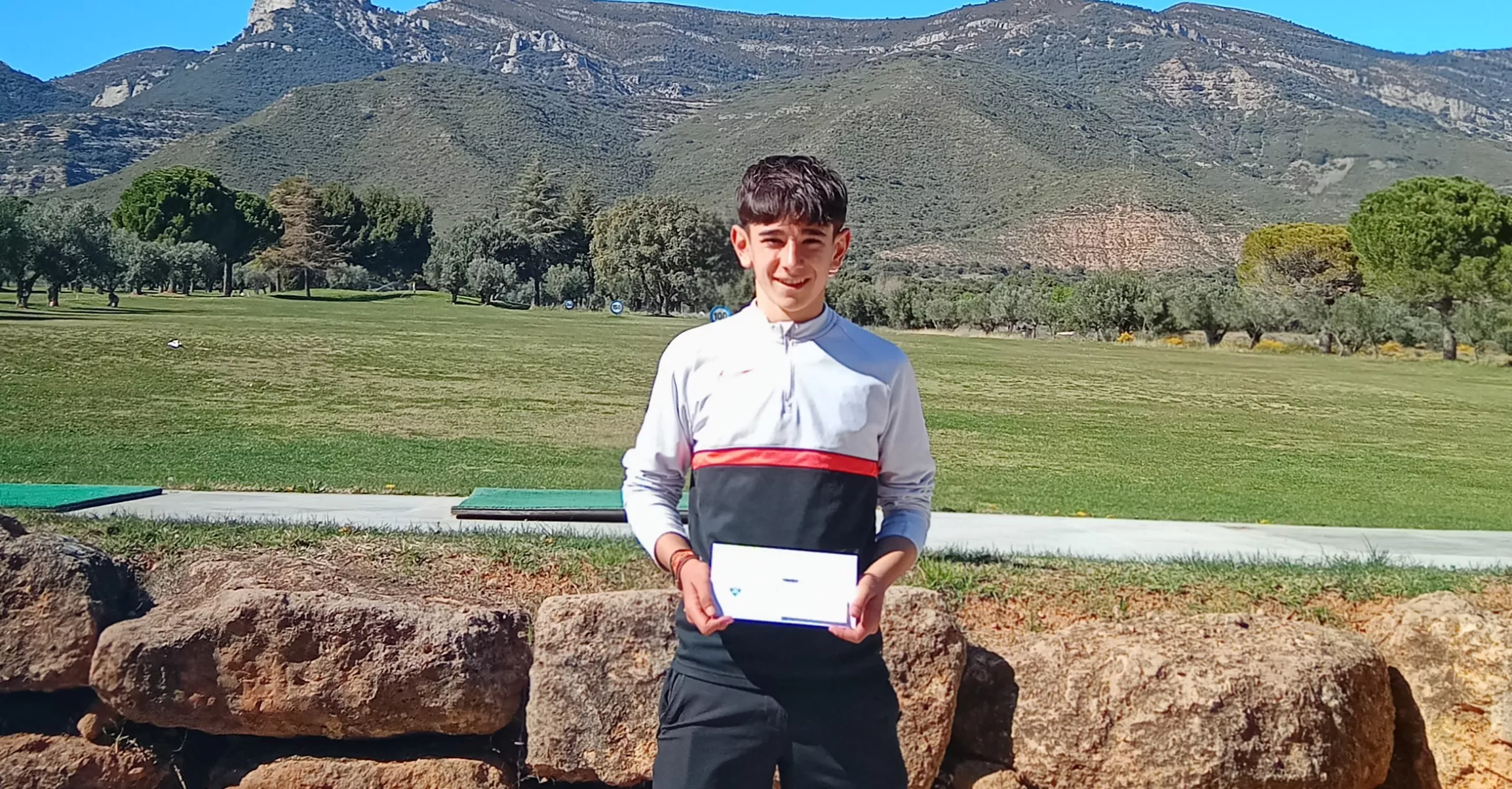 Lorenzo Viñuales, segundo clasificado de la primera categoría. Tomás Terreu triunfa en la Liga Golf de Guara.