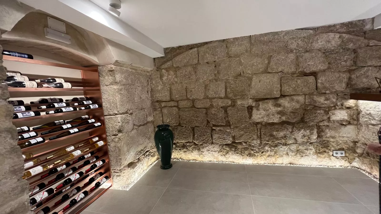 Nuevo establecimiento de Ecomputer en el Coso Bajo de Huesca. Foto Mercedes Manterola