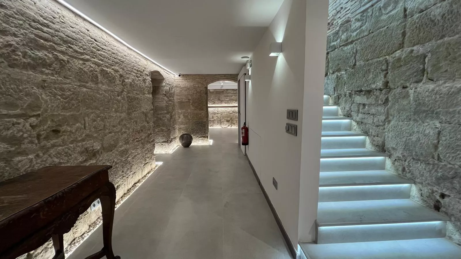 Nuevo establecimiento de Ecomputer en el Coso Bajo de Huesca. Foto Mercedes Manterola