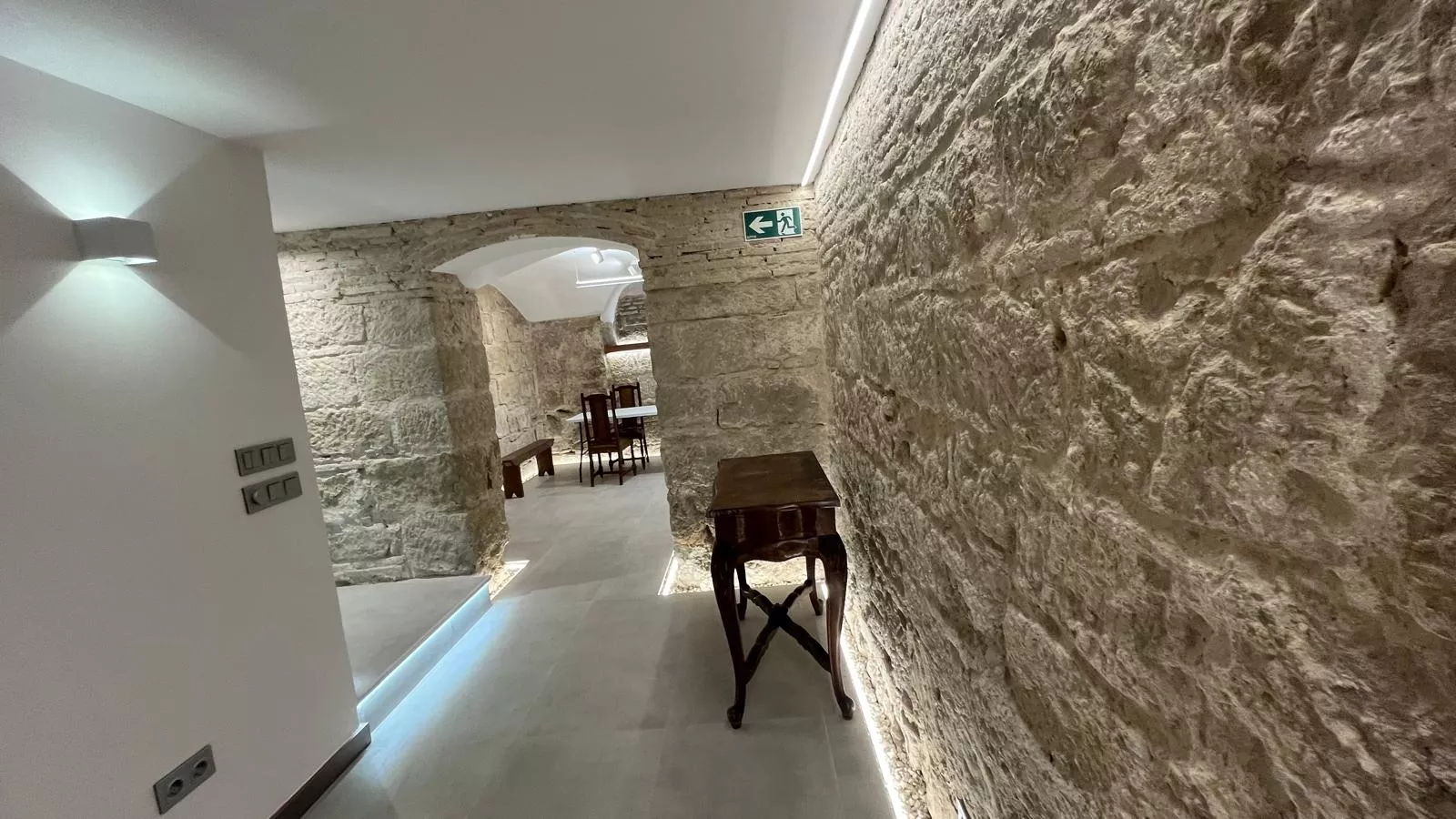 Nuevo establecimiento de Ecomputer en el Coso Bajo de Huesca. Foto Mercedes Manterola