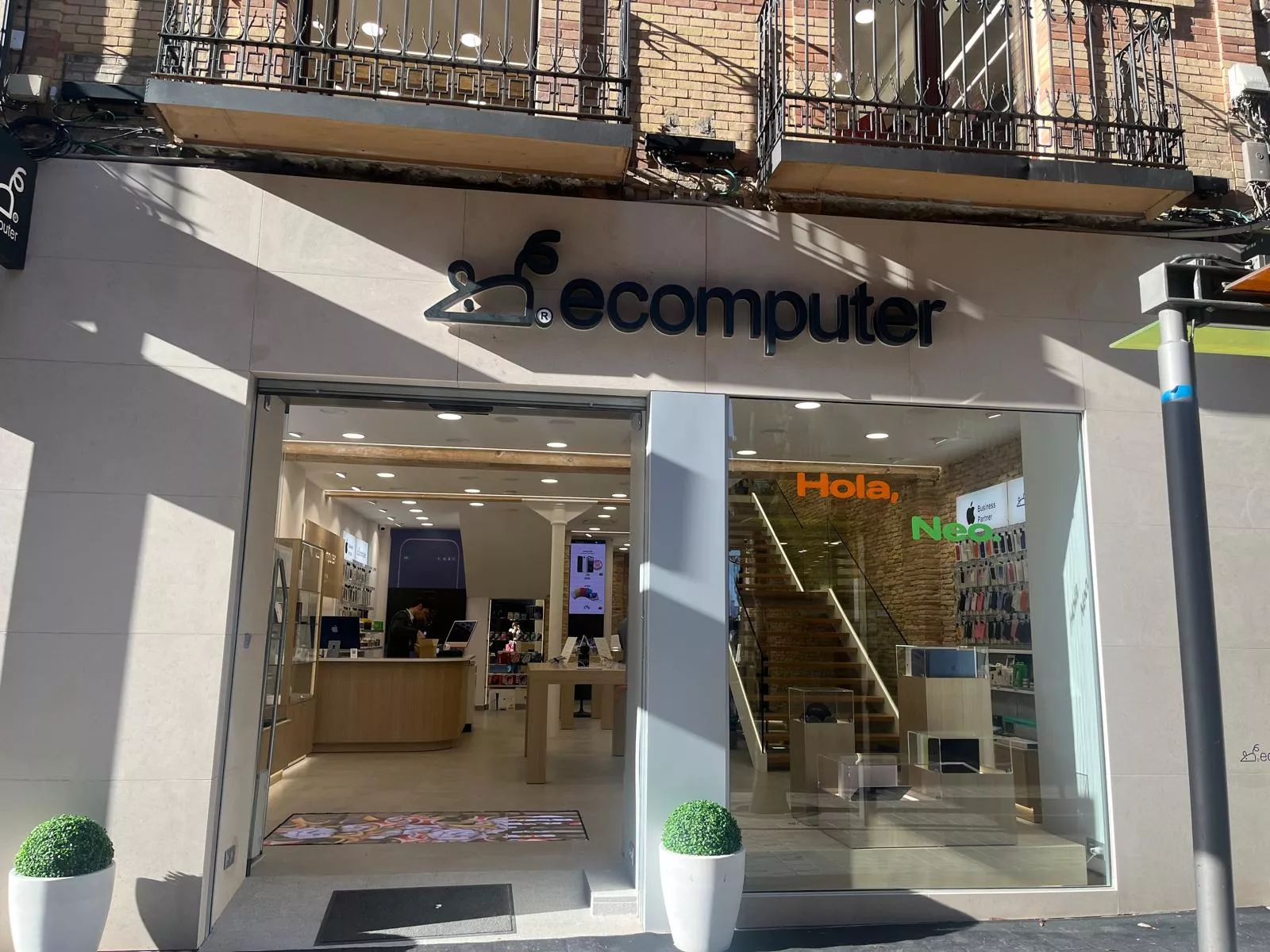 Nuevo establecimiento de Ecomputer en el Coso Bajo de Huesca. Foto Mercedes Manterola