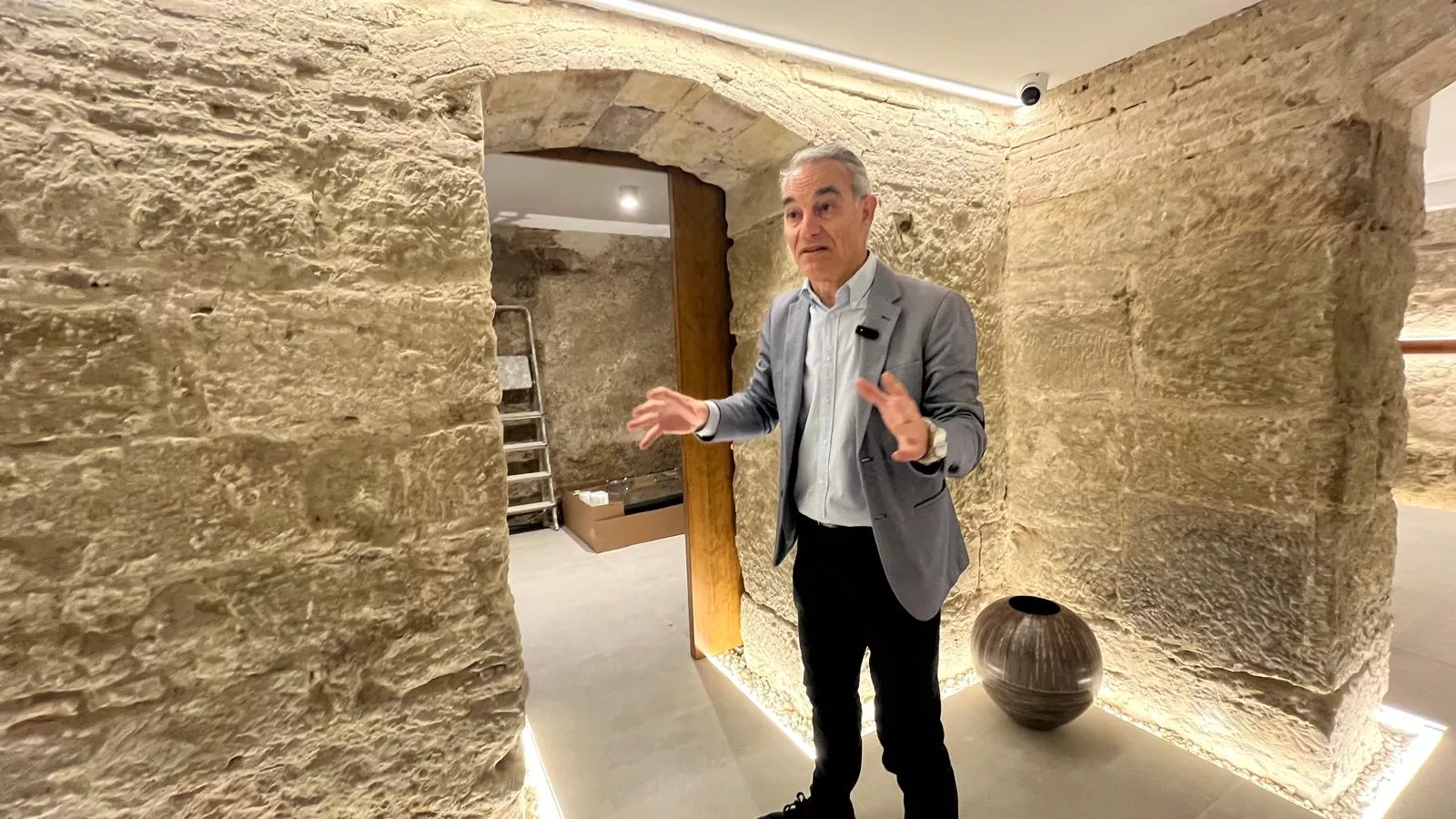 Nuevo establecimiento de Ecomputer en el Coso Bajo de Huesca. Foto Mercedes Manterola