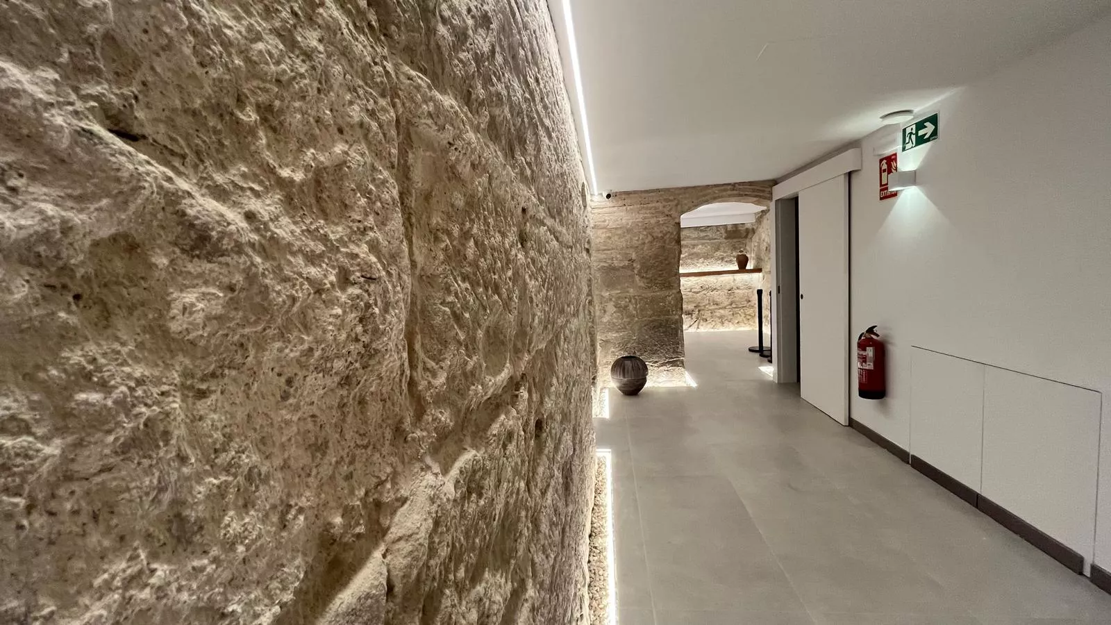 Nuevo establecimiento de Ecomputer en el Coso Bajo de Huesca. Foto Mercedes Manterola