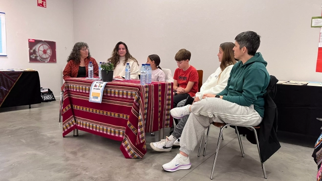 Participantes en la mesa.