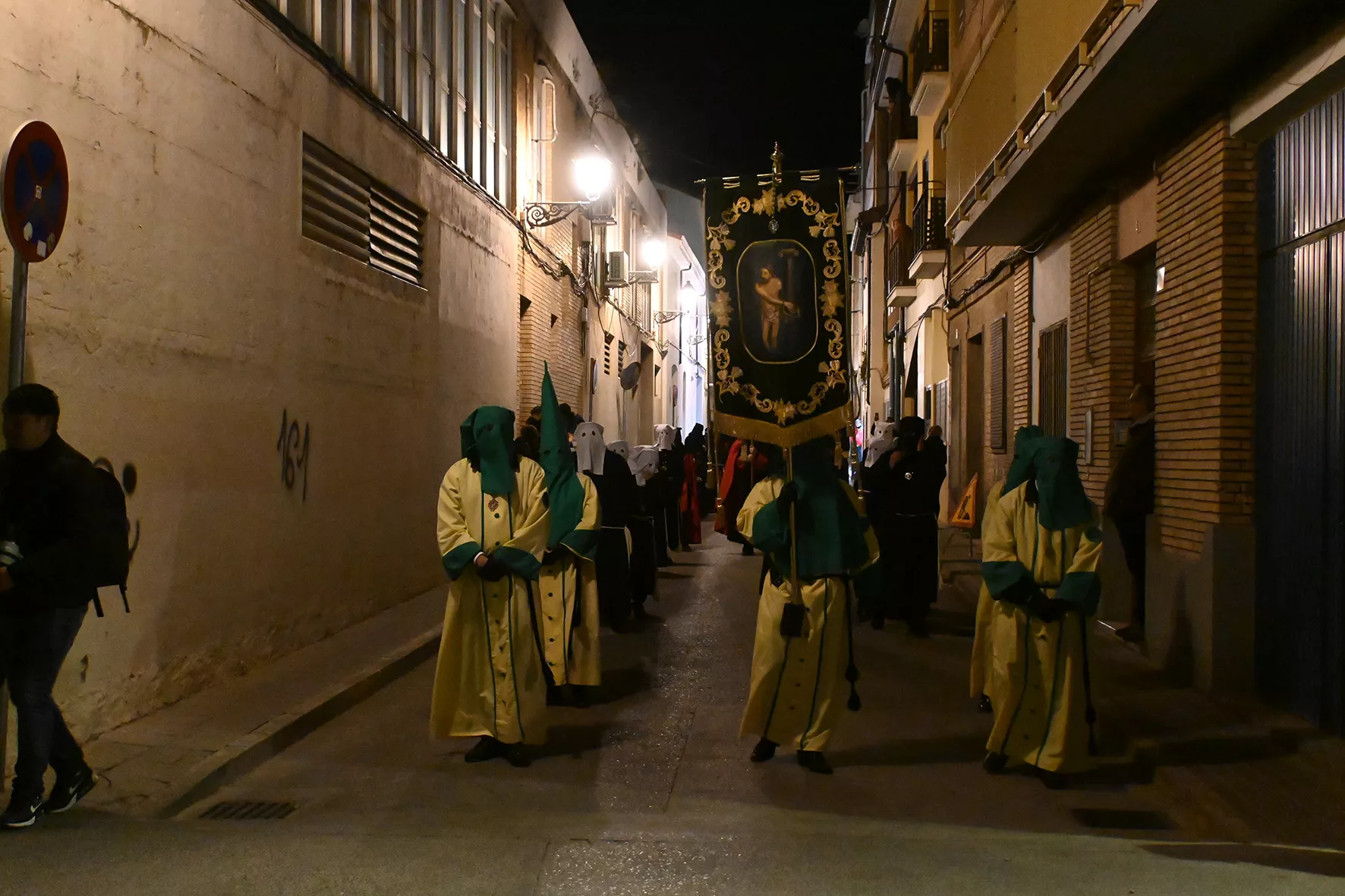Procesión de la Coronación de Espinas por la Cofradía de la Preciosísima Sangre. Foto Carlos Jalle