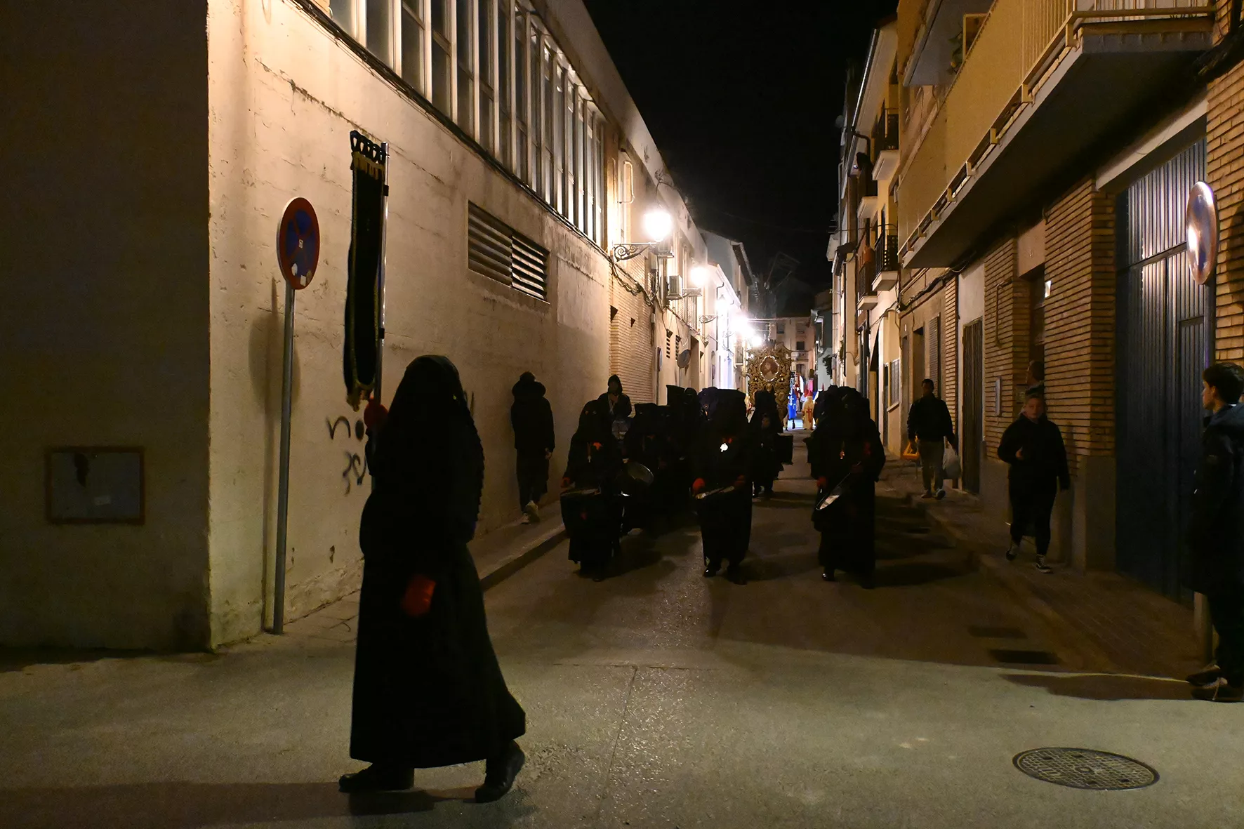 Procesión de la Coronación de Espinas por la Cofradía de la Preciosísima Sangre. Foto Carlos Jalle