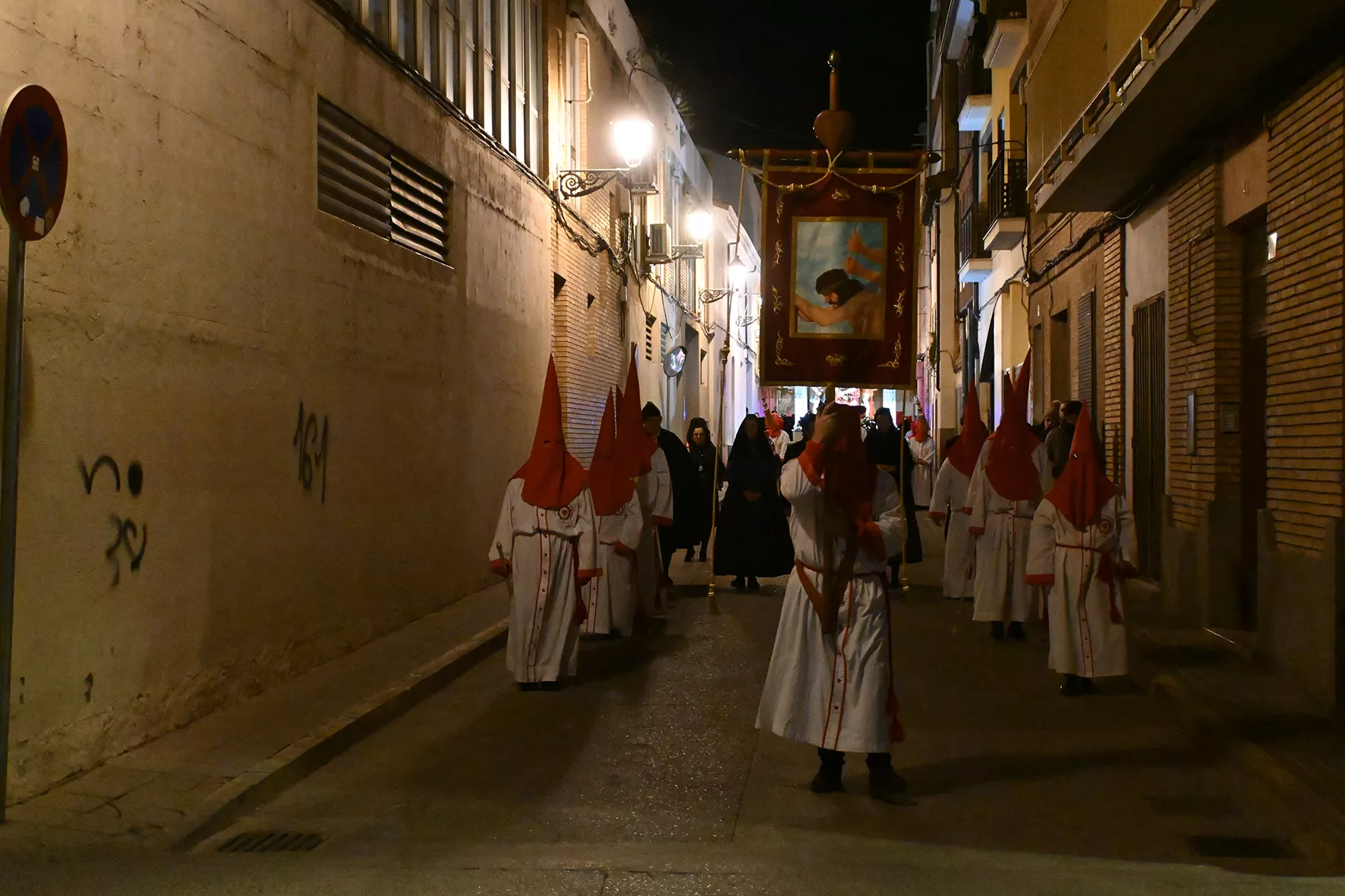 Procesión de la Coronación de Espinas por la Cofradía de la Preciosísima Sangre. Foto Carlos Jalle
