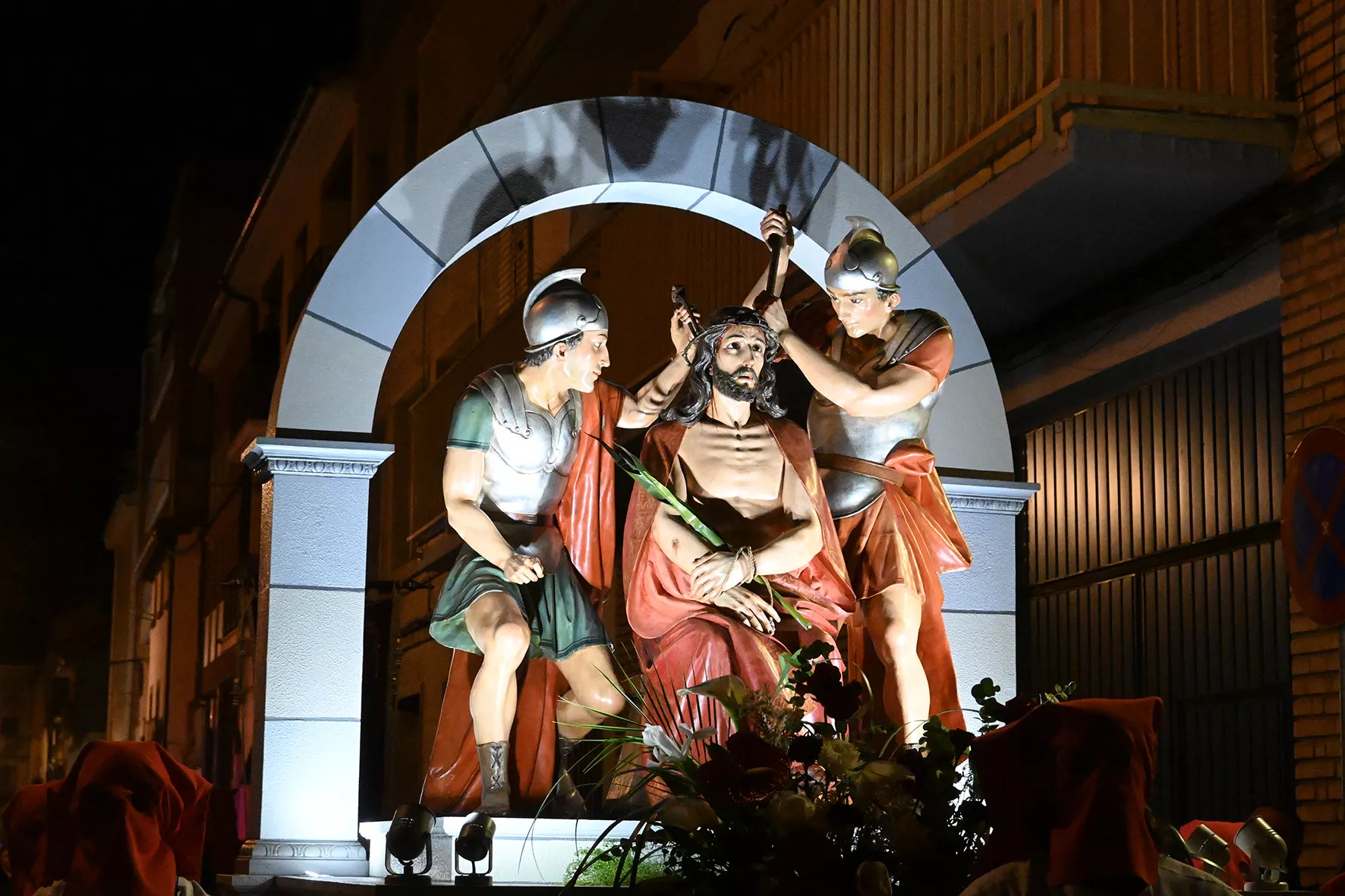 Procesión de la Coronación de Espinas por la Cofradía de la Preciosísima Sangre. Foto Carlos Jalle