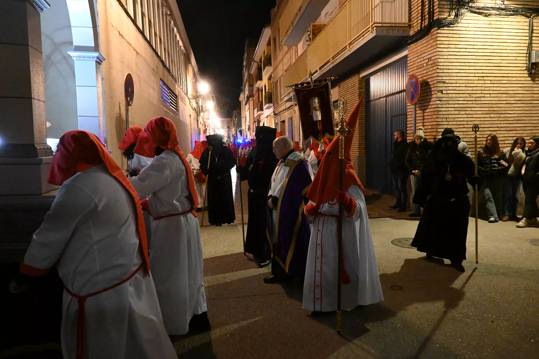 Procesión de la Coronación de Espinas por la Cofradía de la Preciosísima Sangre. Foto Carlos Jalle